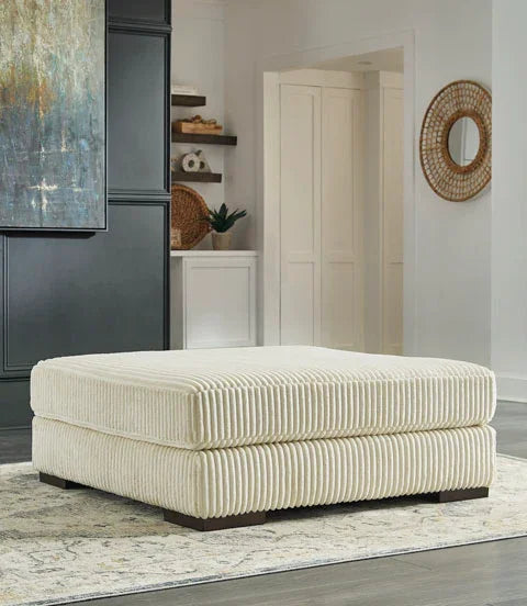 Lindyn Ivory Ottoman 2110408. Lindyn Ivory Ottoman 2110408.