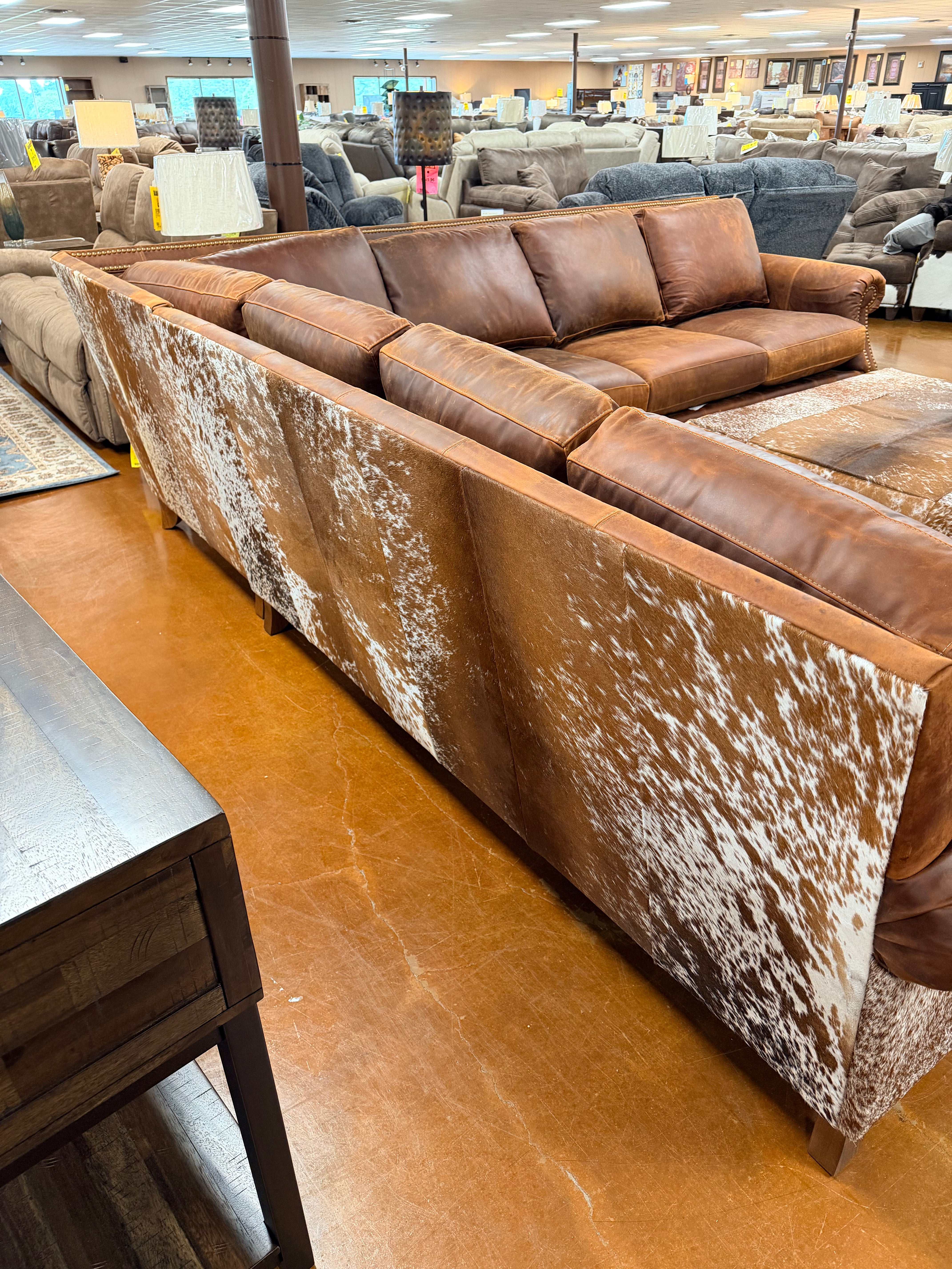 Preserve Caramel Longhorn Dark Sectional 4300LH70-14-15 Secondary image