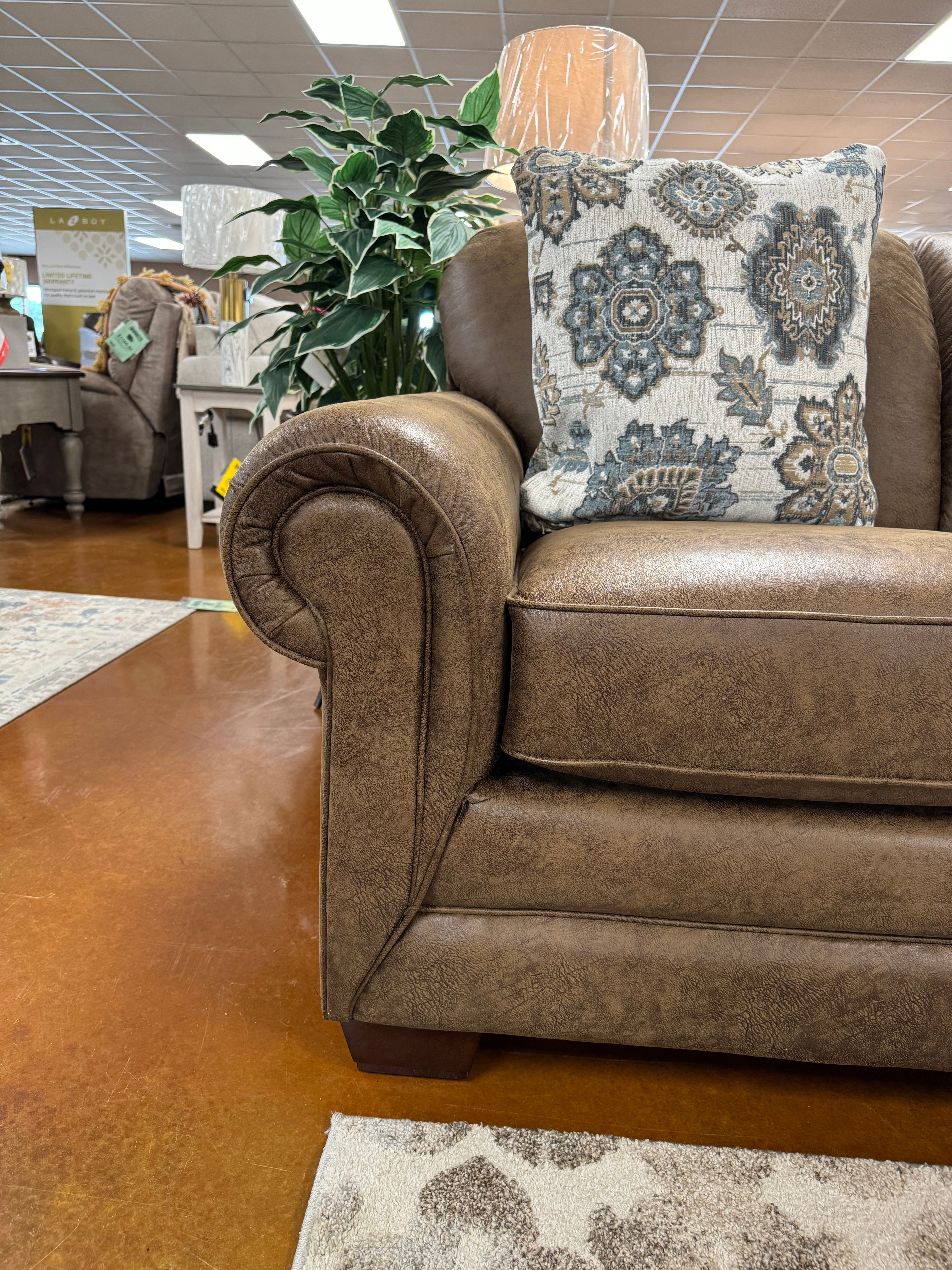 435-630-D1267-78 Mackenzie Loveseat