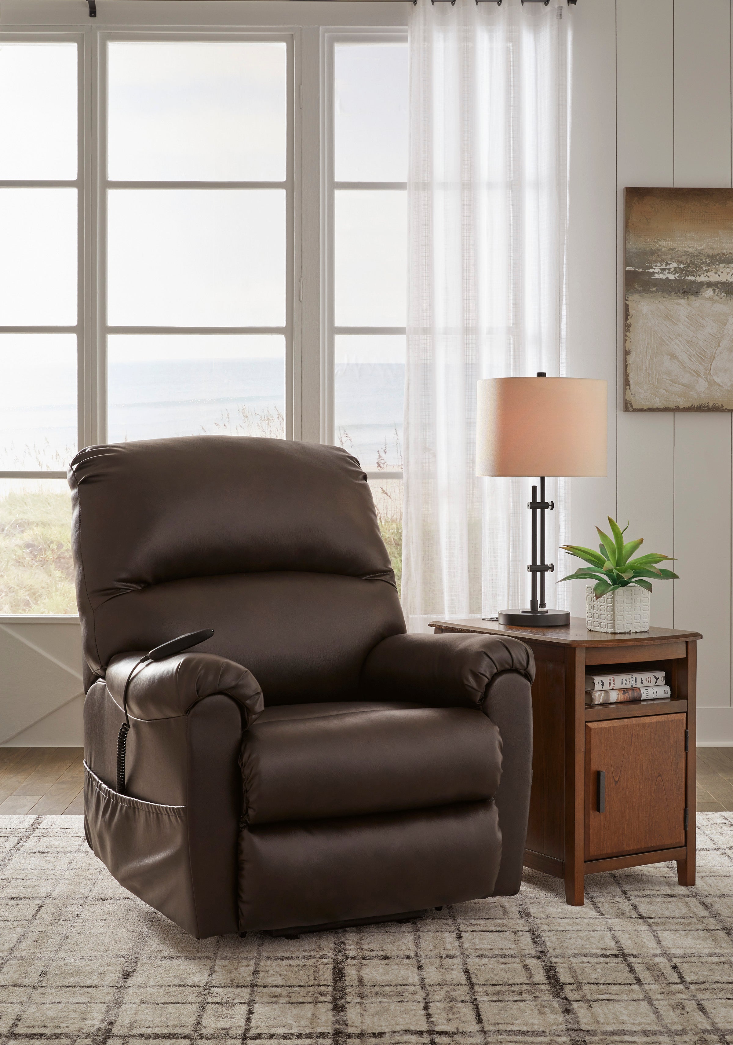 4710412 Shadowboxer Chocolate Lift Chair