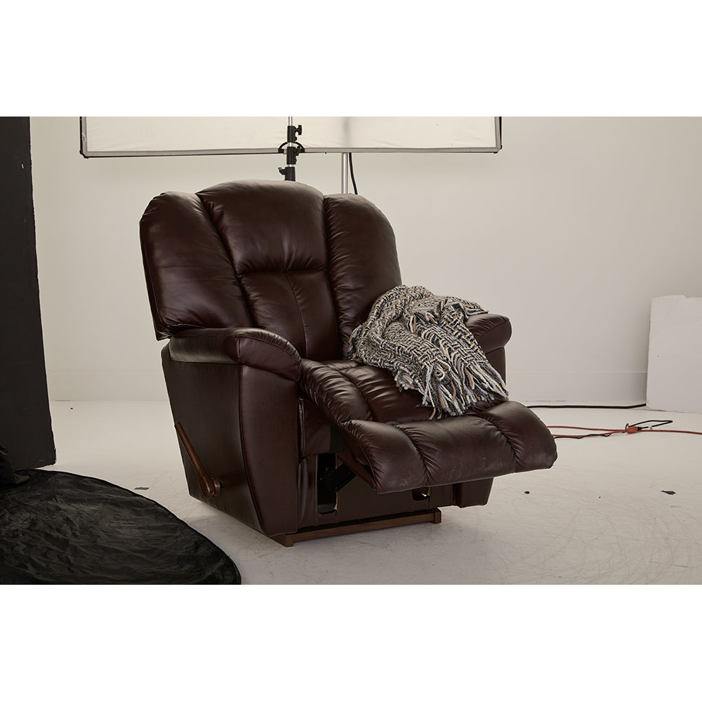 Maverick Recliner 582-10-LB2062-78