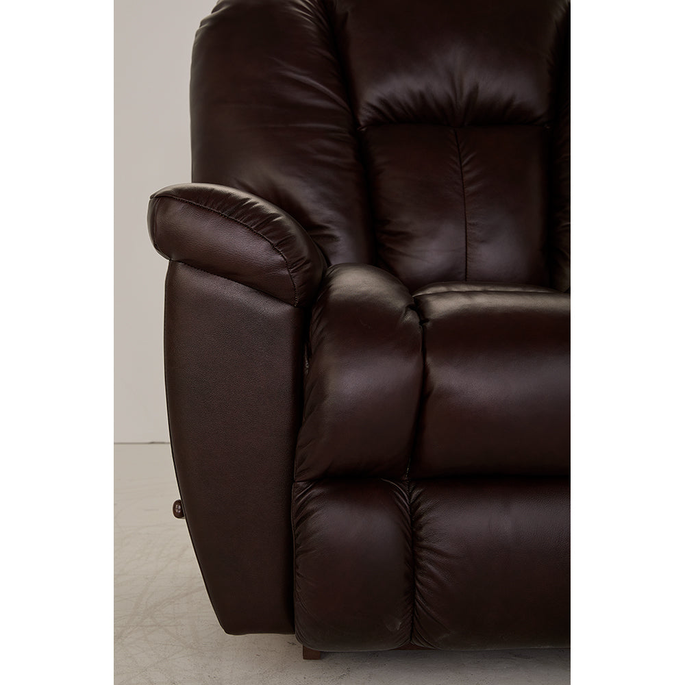 Maverick Recliner 582-10-LB2062-78