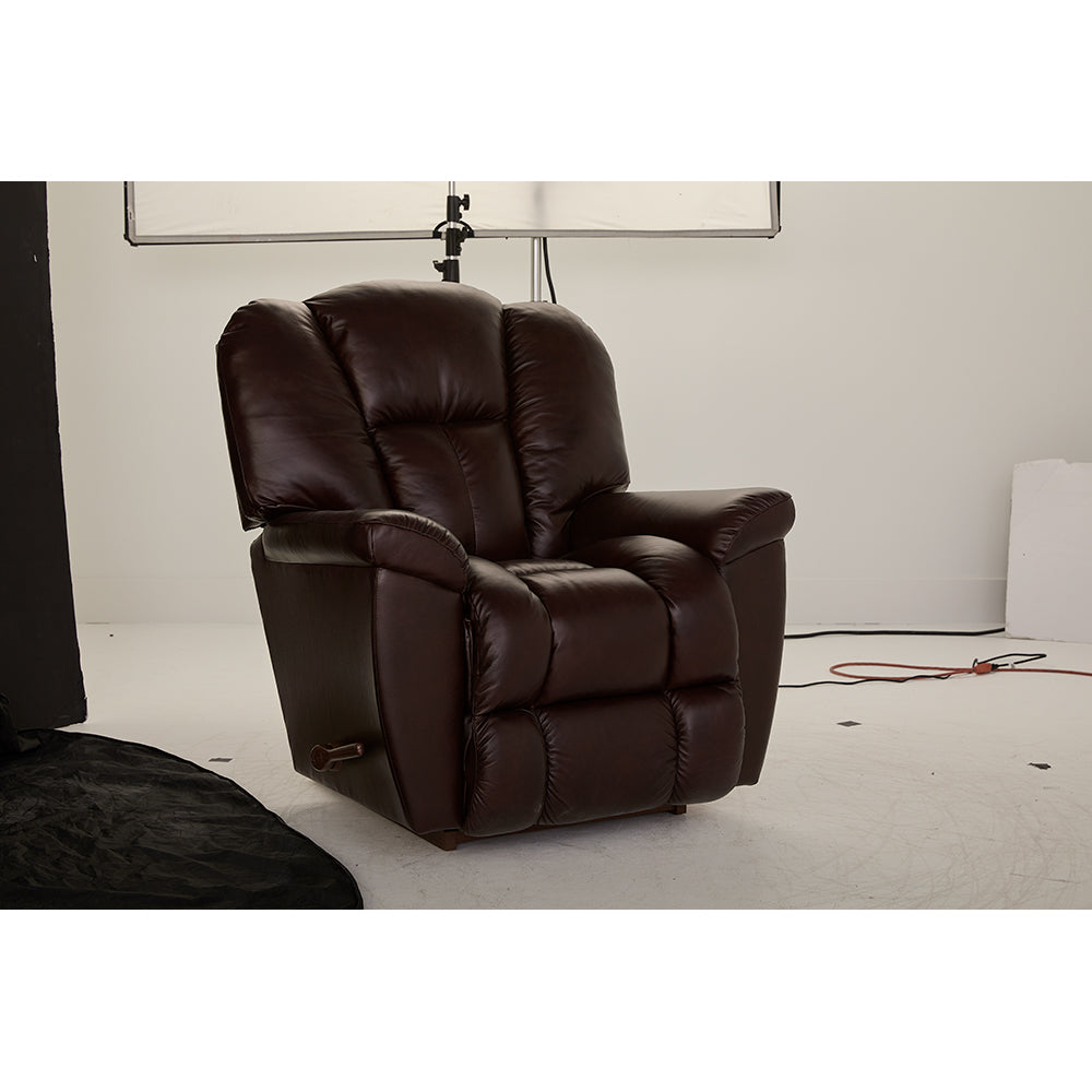 Maverick Recliner 582-10-LB2062-78