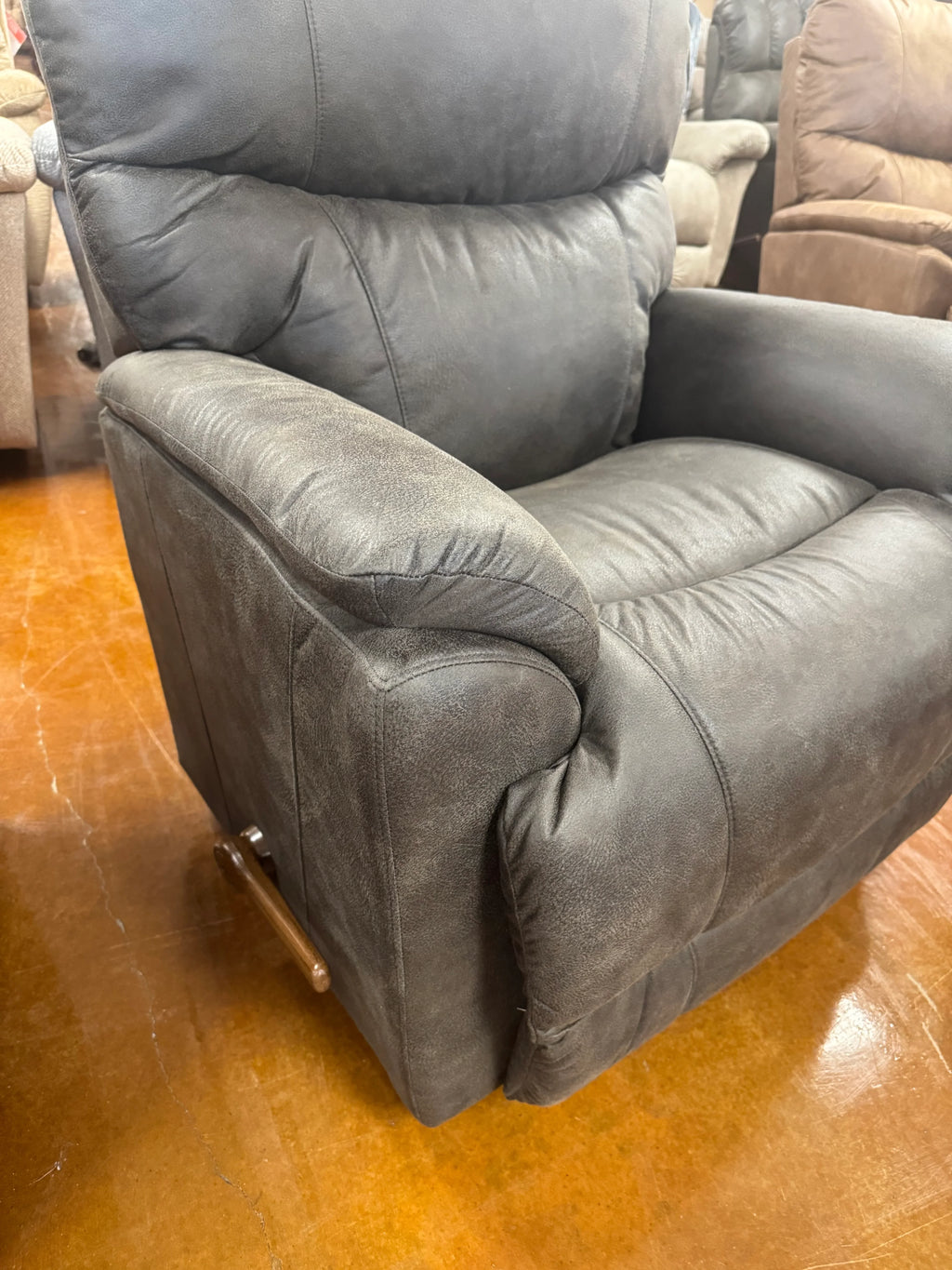 Trouper Recliner 724-10-D1825-58 - Darseys Furniture & Mattress