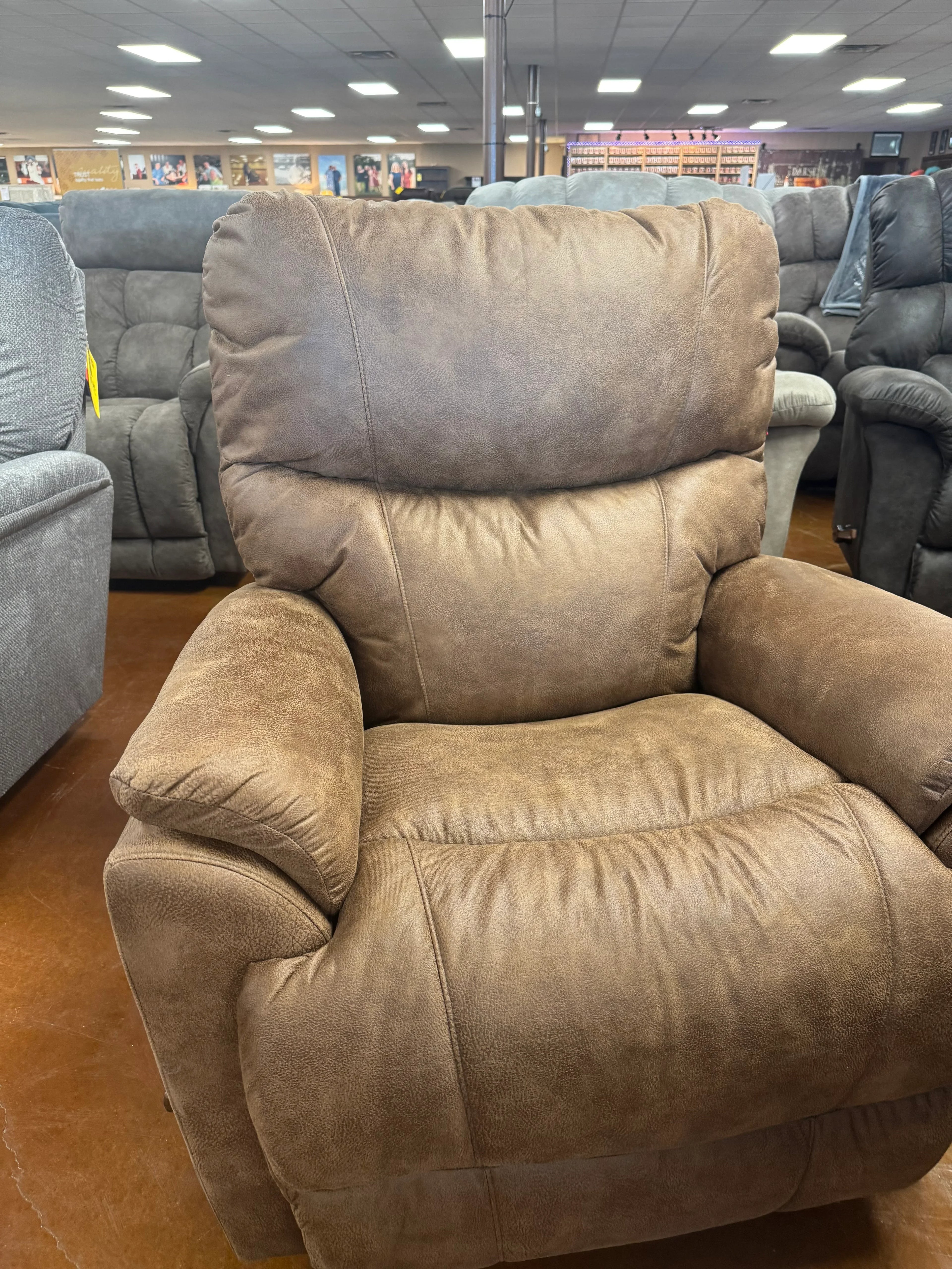 Trouper Recliner 724-10-D1825-74 - Darseys Furniture & Mattress