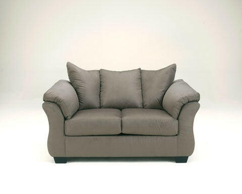 Darcy Cobblestone Loveseat 7500535