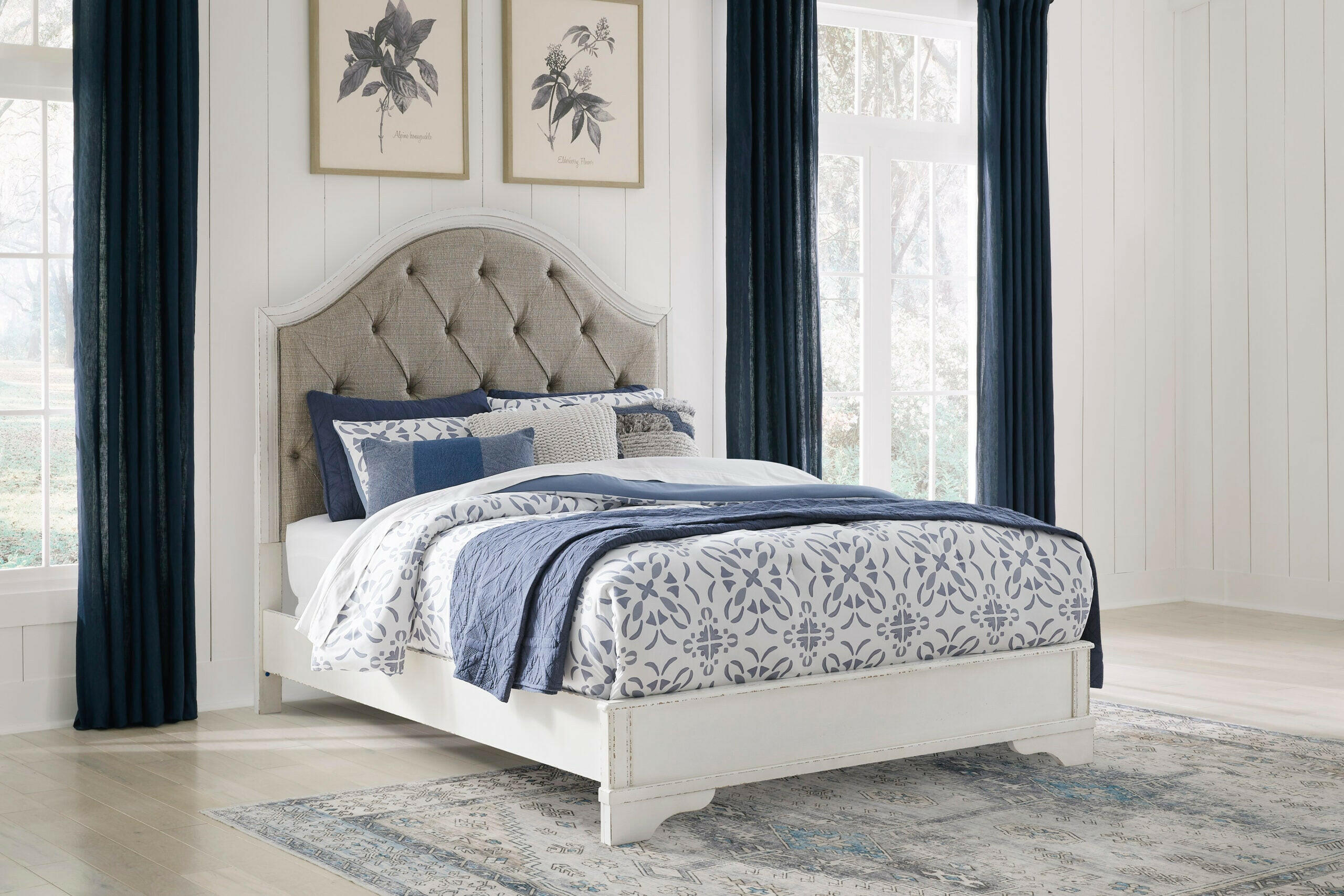 Brollyn Queen Size Bed B773-54/57