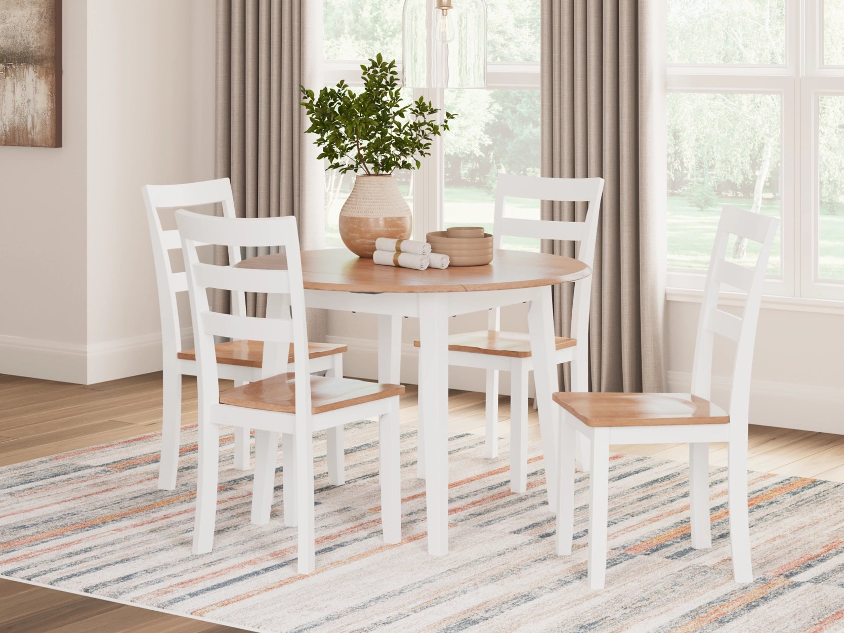 D398-01/15 Gesthaven White Table & 4 Chairs