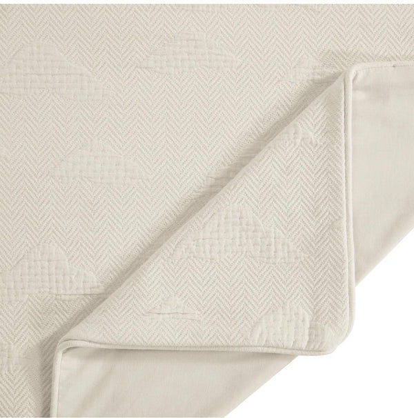 HiEnd Accents, Pikes Peak Matelassé King Bedding Set