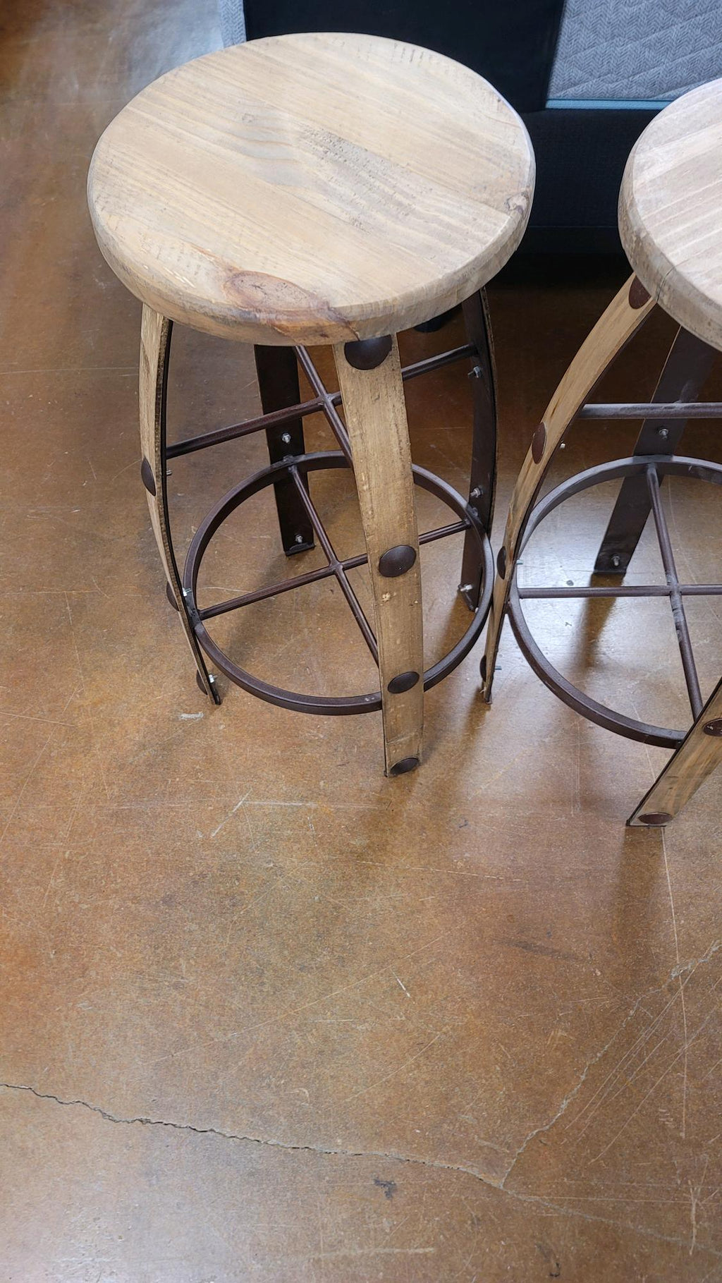 BAN90H RRR Barstool - Darseys Furniture & MattressRed River Rustic