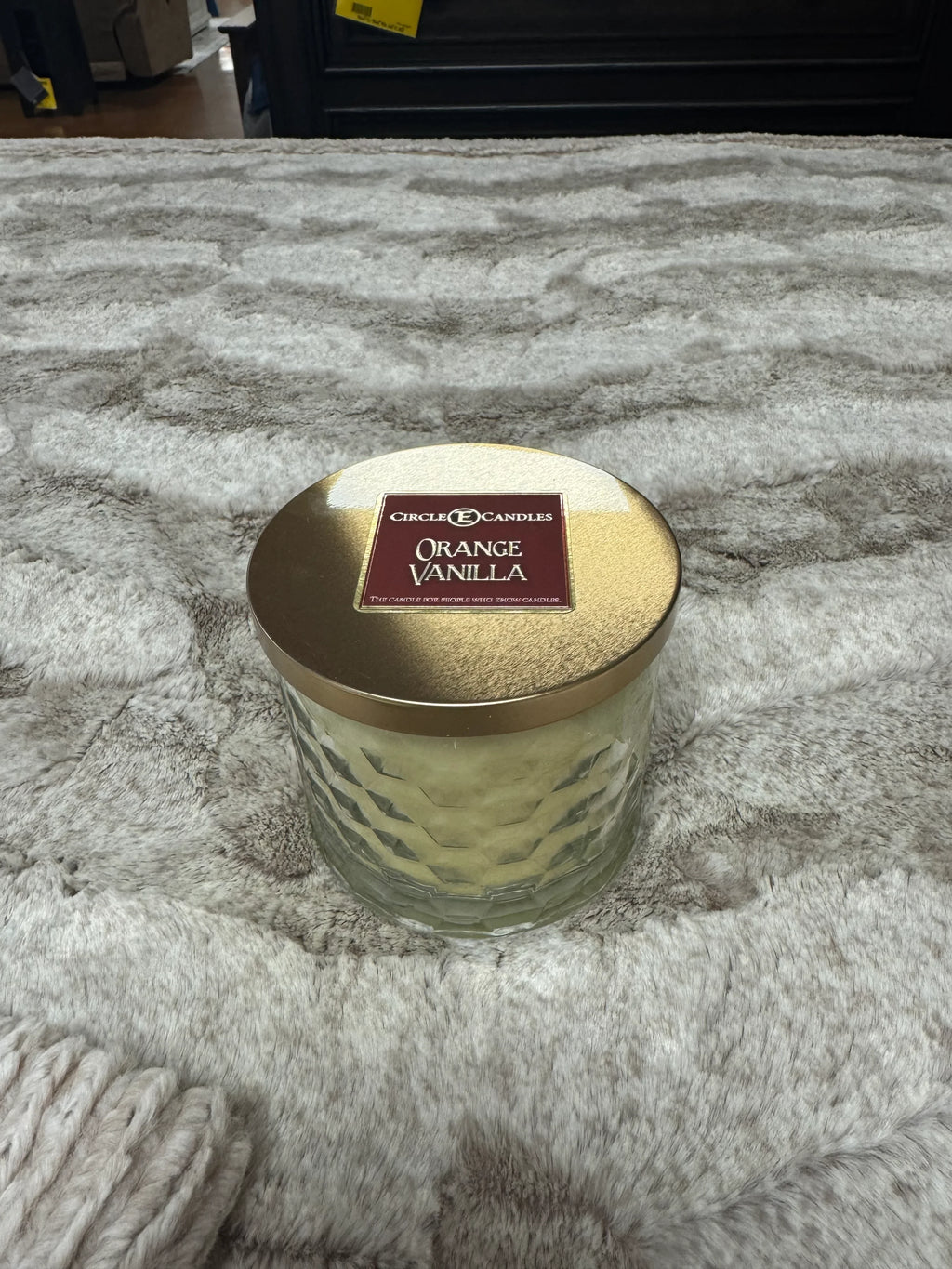 Circle E Orange Vanilla 17 Oz Candle - Darseys Furniture & Mattress