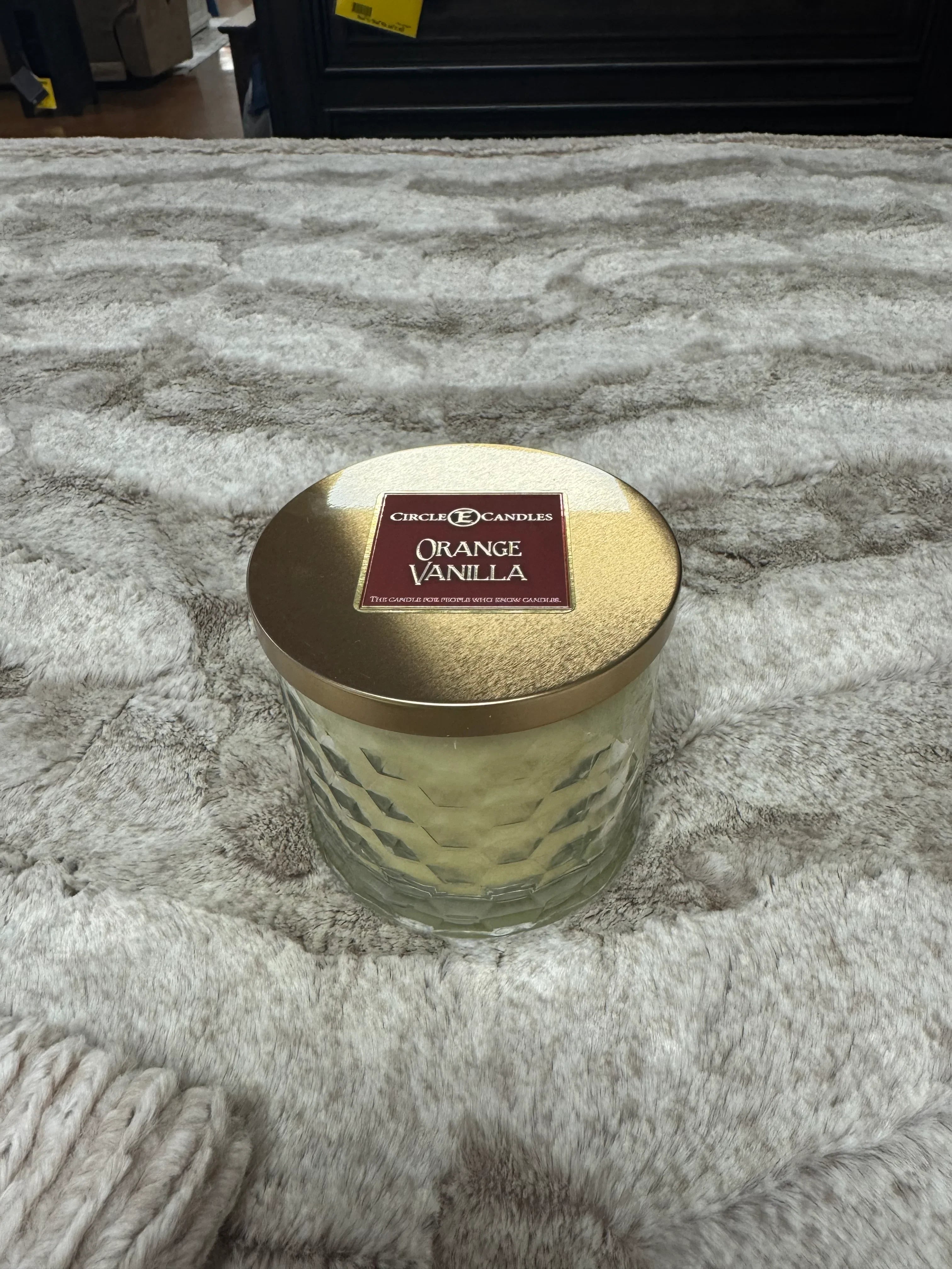 Circle E Orange Vanilla 17 Oz Candle - Darseys Furniture & Mattress