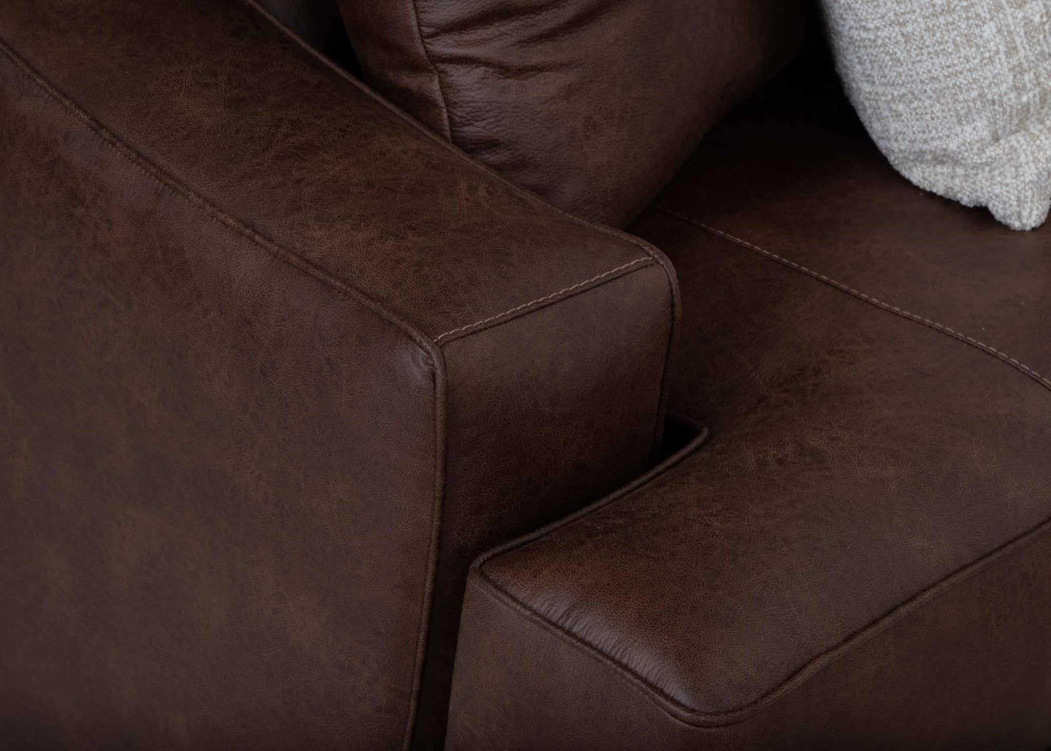 Highlands Seattle Auburn Sectional 893 - 03 - 14 - 59 - 99 - 7511 - 18 - Darseys Furniture & MattressFranklin Furniture Corp.