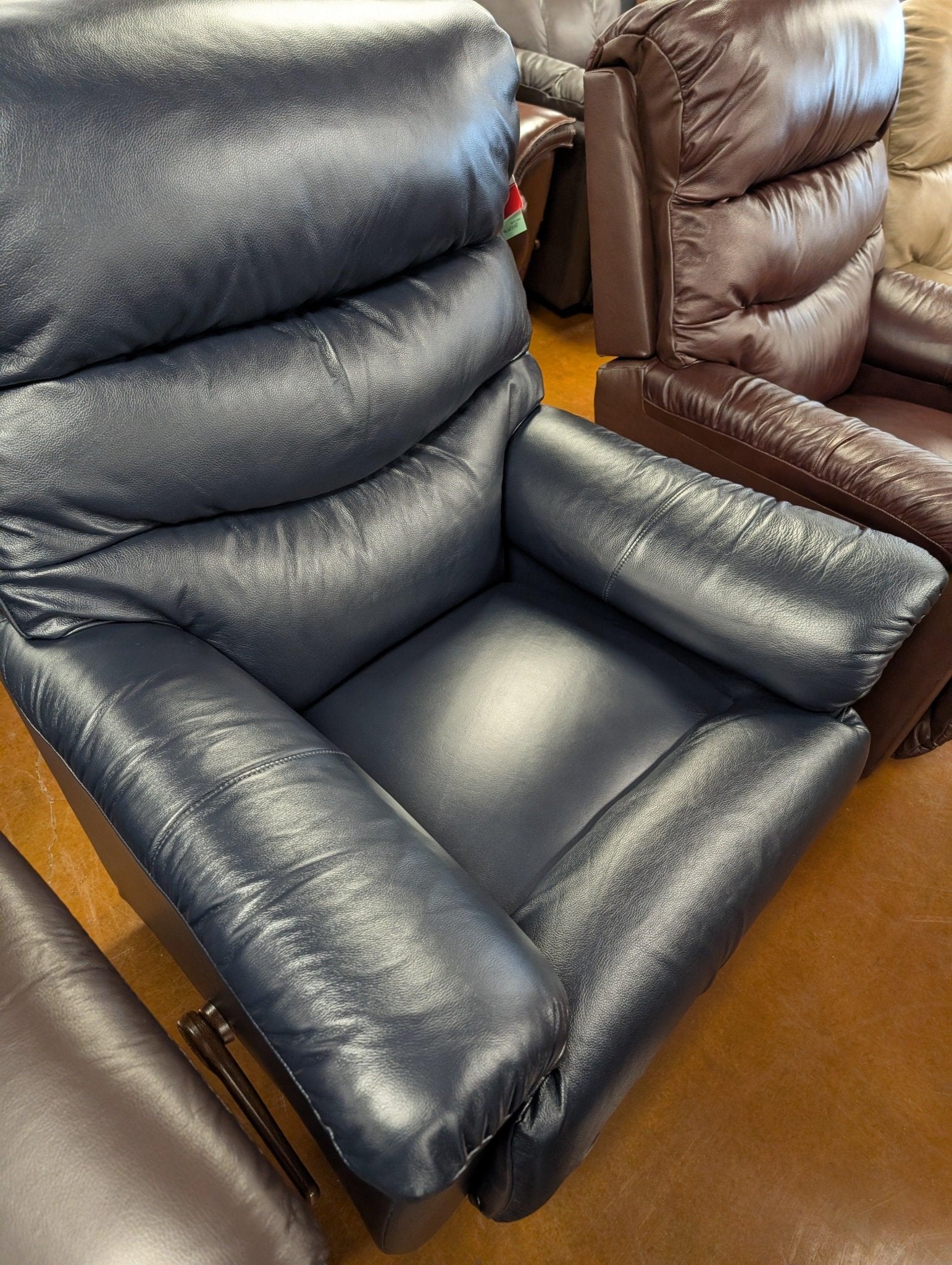 Joshua Recliner 502 - 10 - BL9810 - 87 - Darseys Furniture & MattressLa - Z - Boy