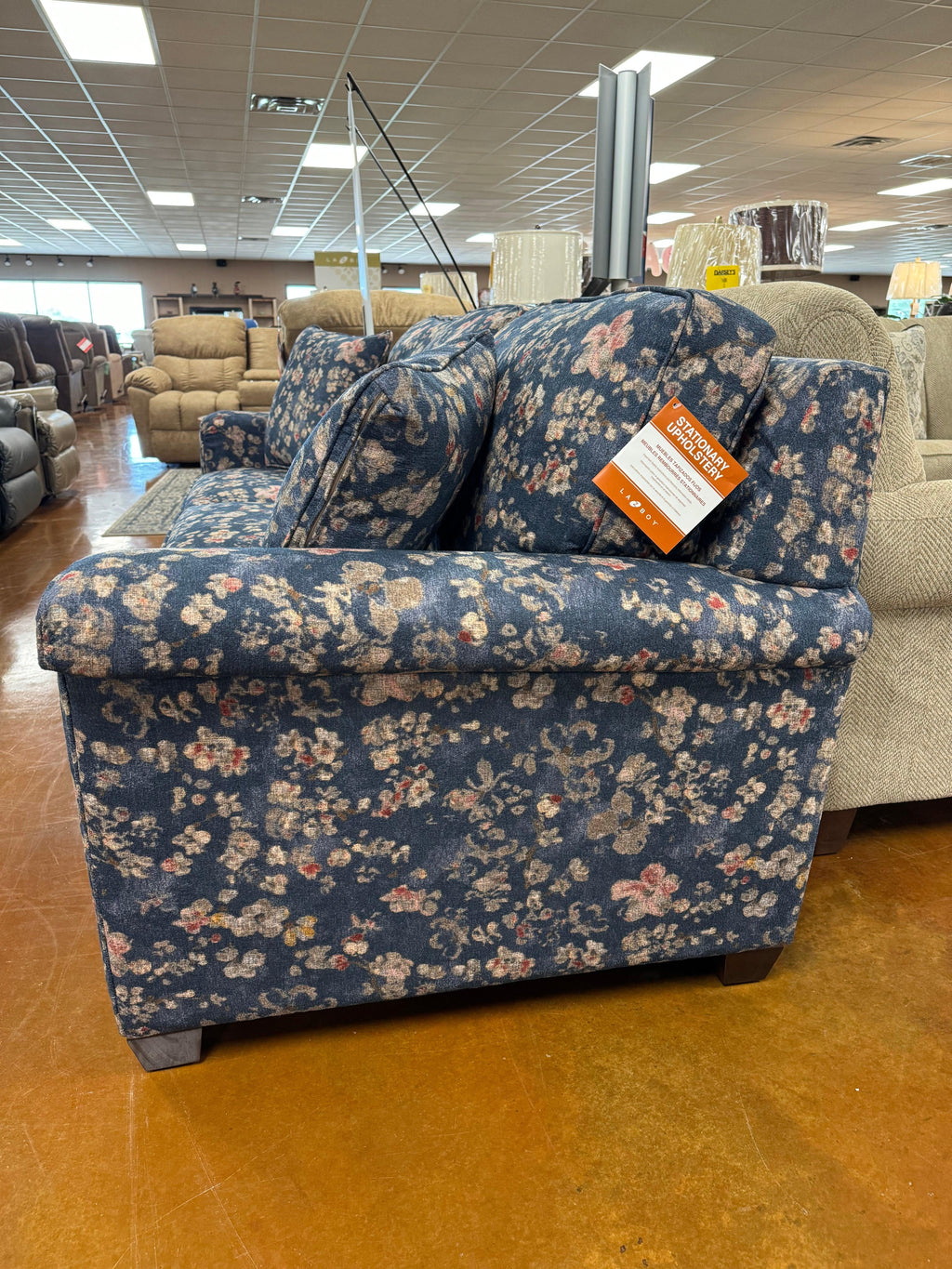 Bexley Sofa 681-610-E1856-86.