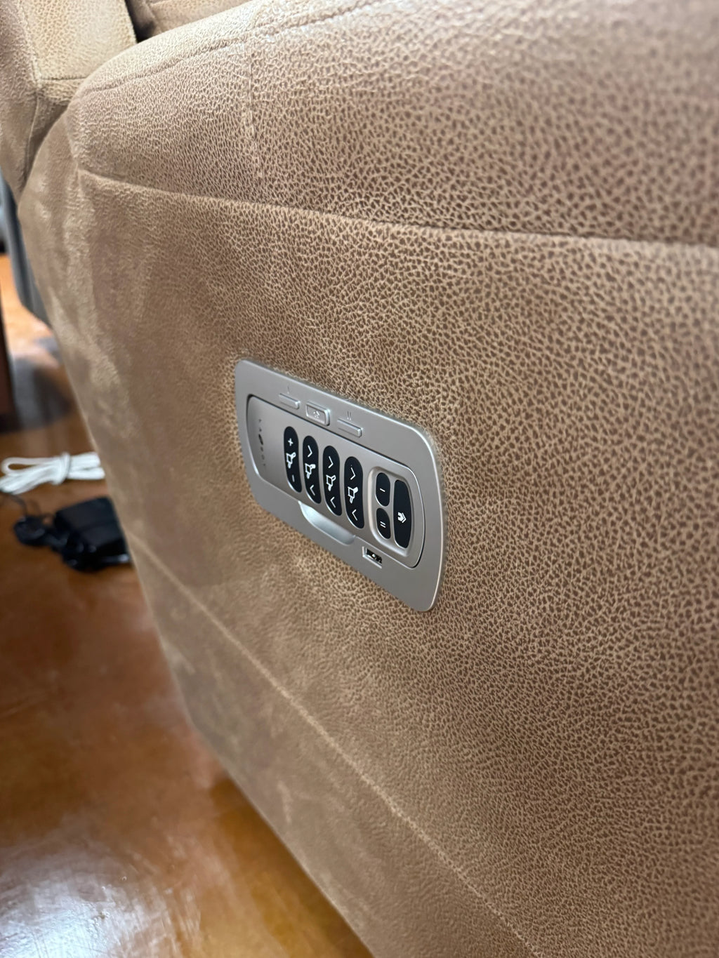 Dorian Recliner 755-10X-D1855-75 - Darseys Furniture & Mattress