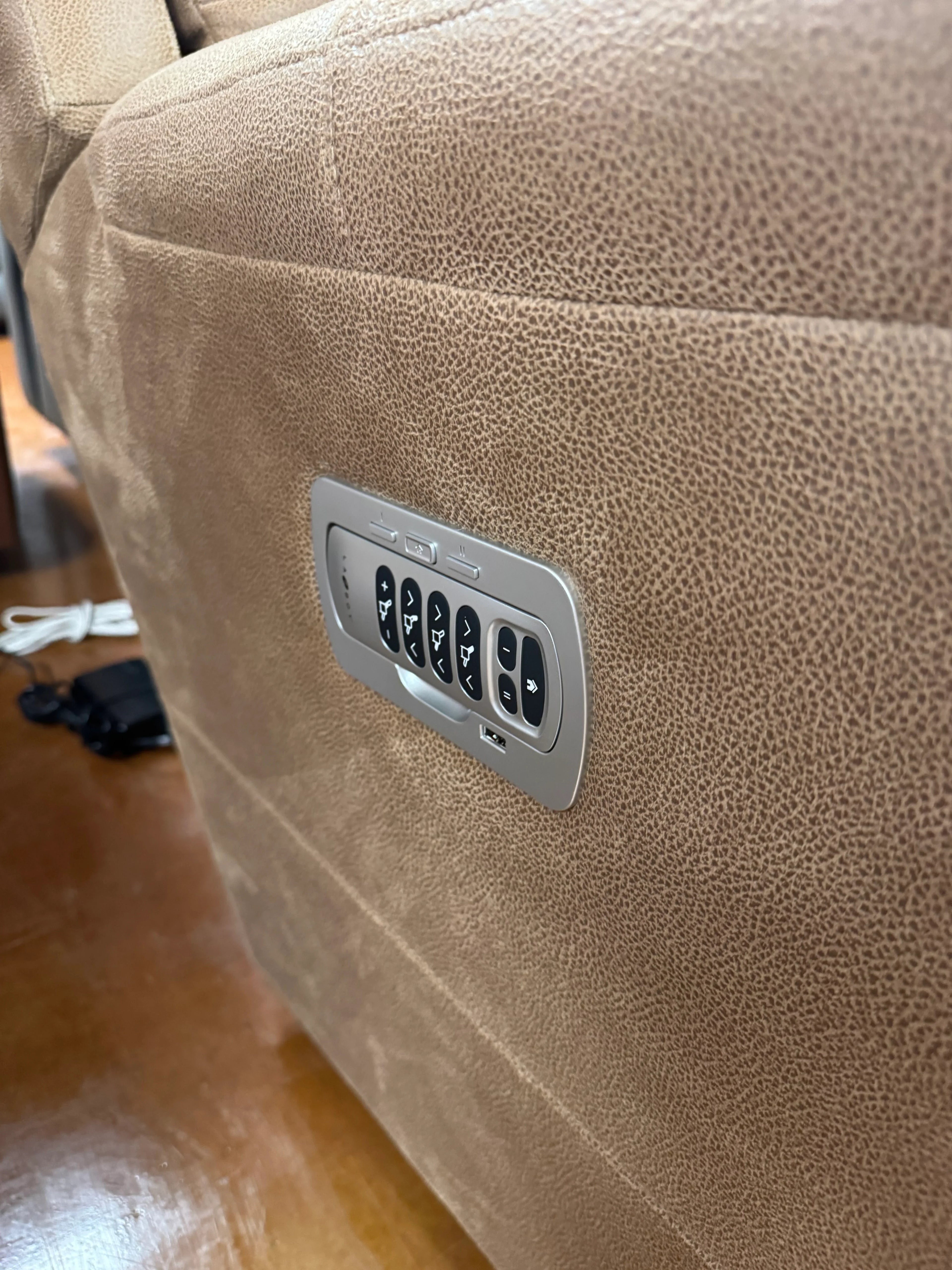 Dorian Recliner 755-10X-D1855-75 - Darseys Furniture & Mattress