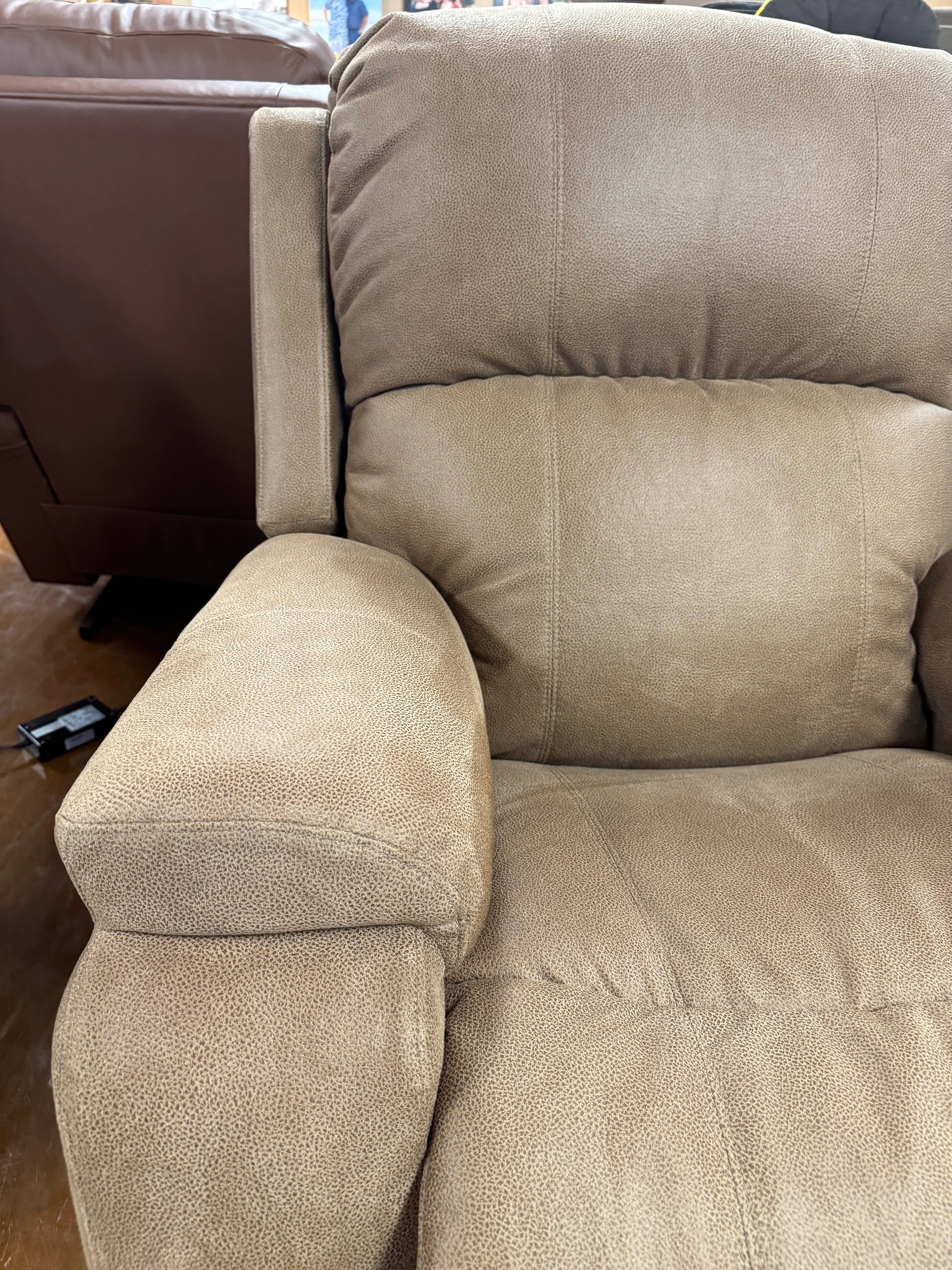 Dorian Recliner 755-10X-D1855-75 - Darseys Furniture & Mattress