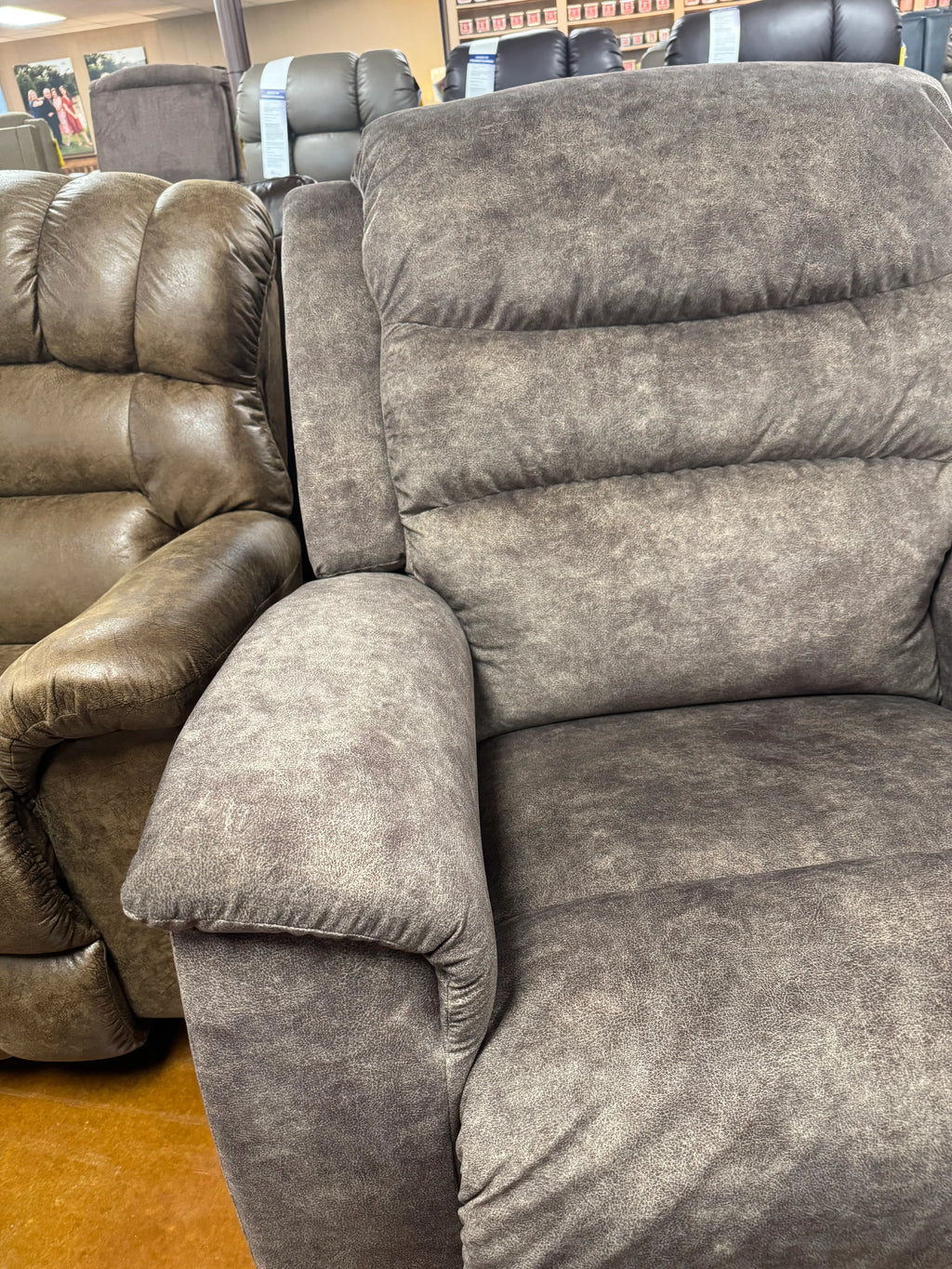 La-Z-Boy Redwood Power Recliner 776-10X-D1604-76 - Darseys Furniture & Mattress