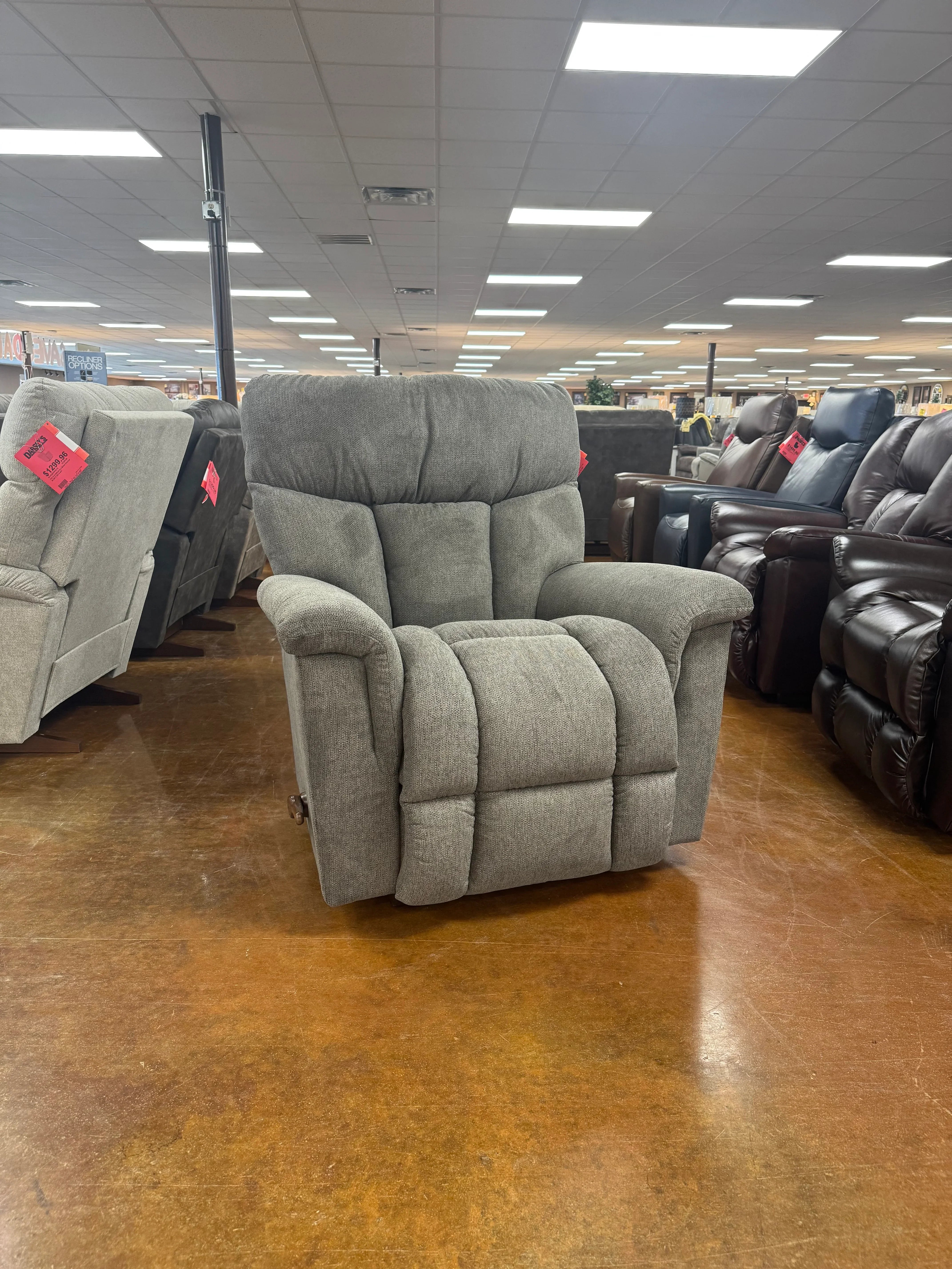 Mateo Recliner 775-10-Q1940-57 - Darseys Furniture & Mattress Main image