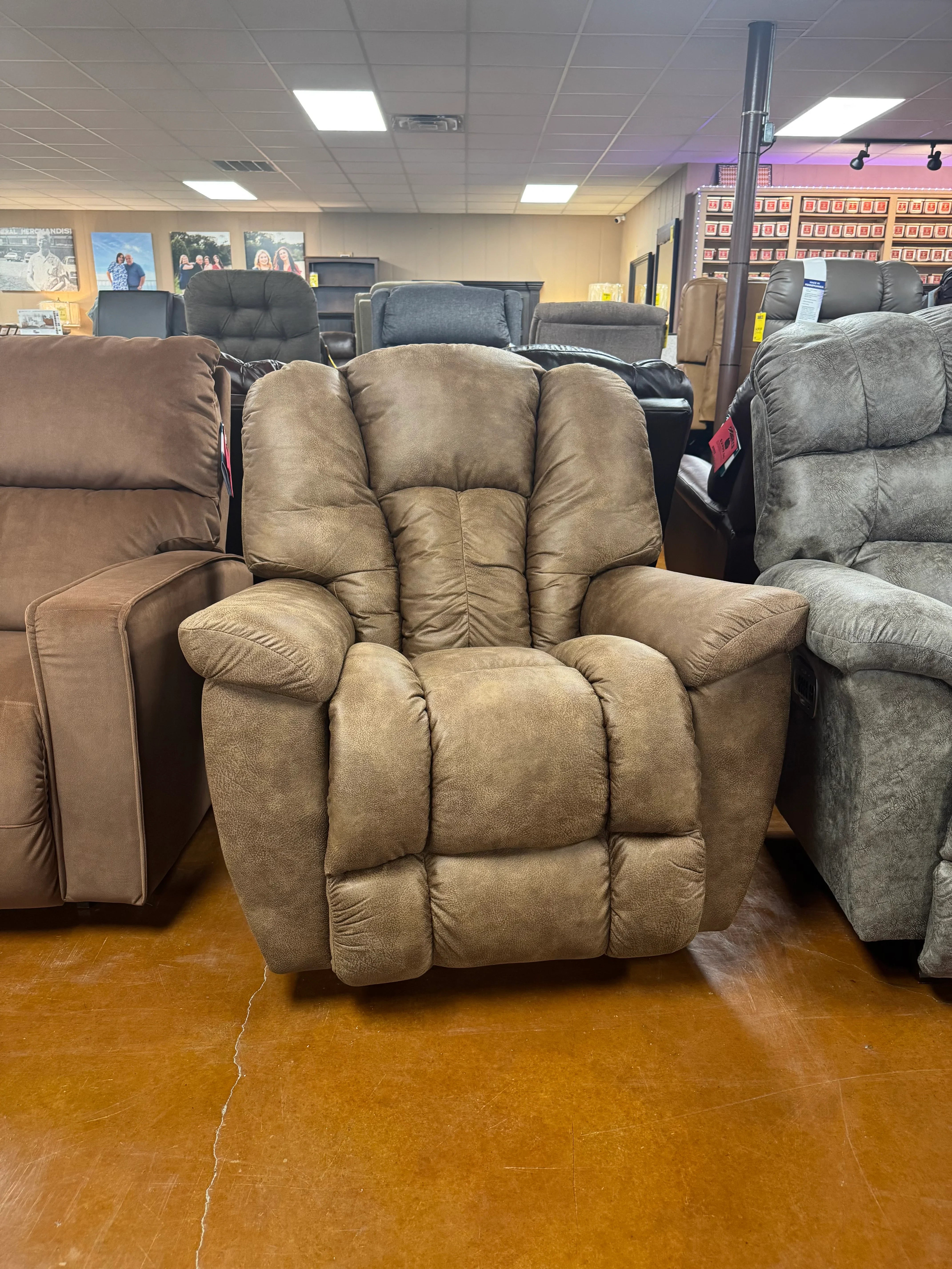 Maverick Power Recliner 582-10X-D1825-74 - Darseys Furniture & Mattress Main image