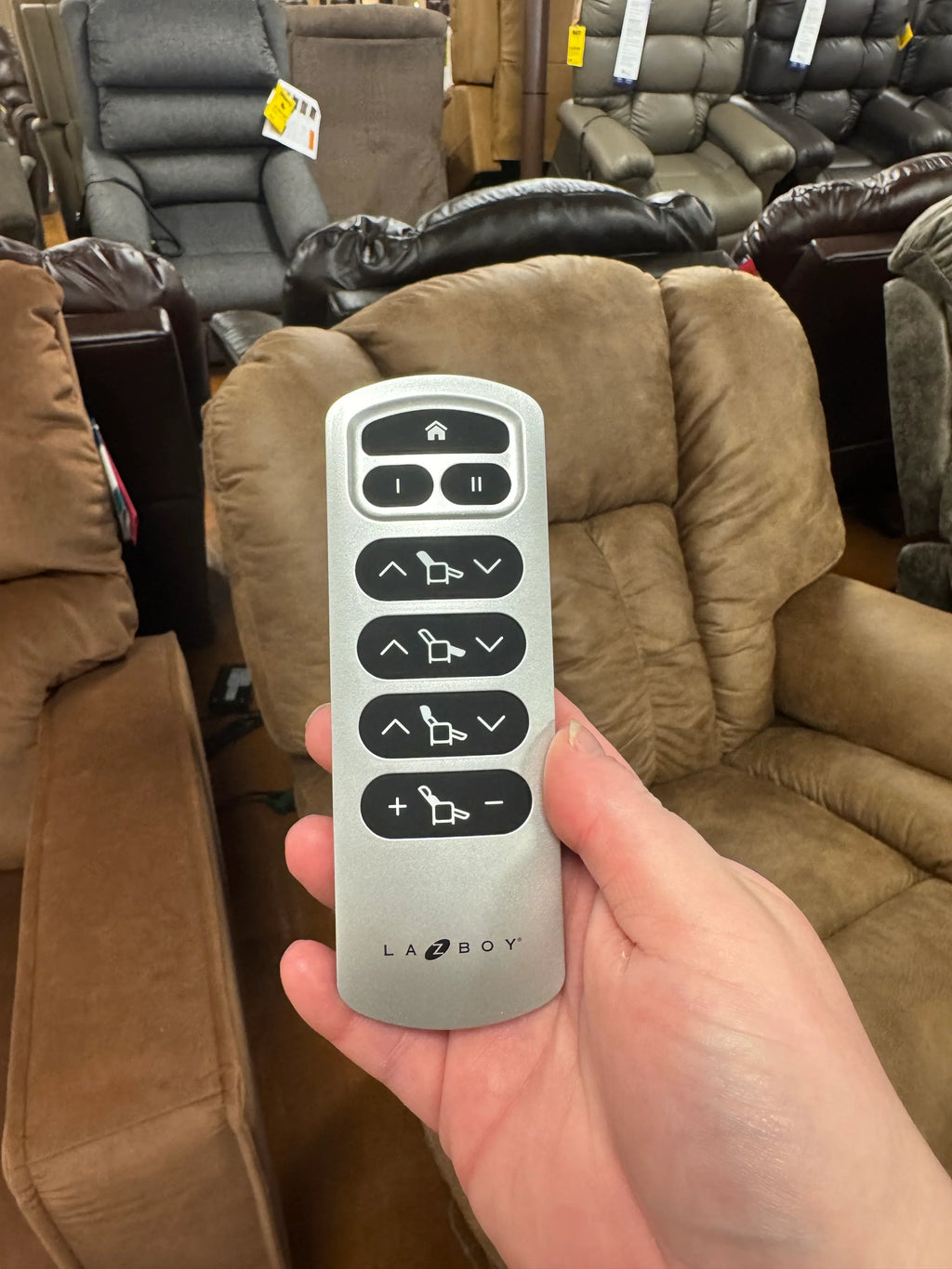 Maverick Power Recliner 582-10X-D1825-74 - Darseys Furniture & Mattress