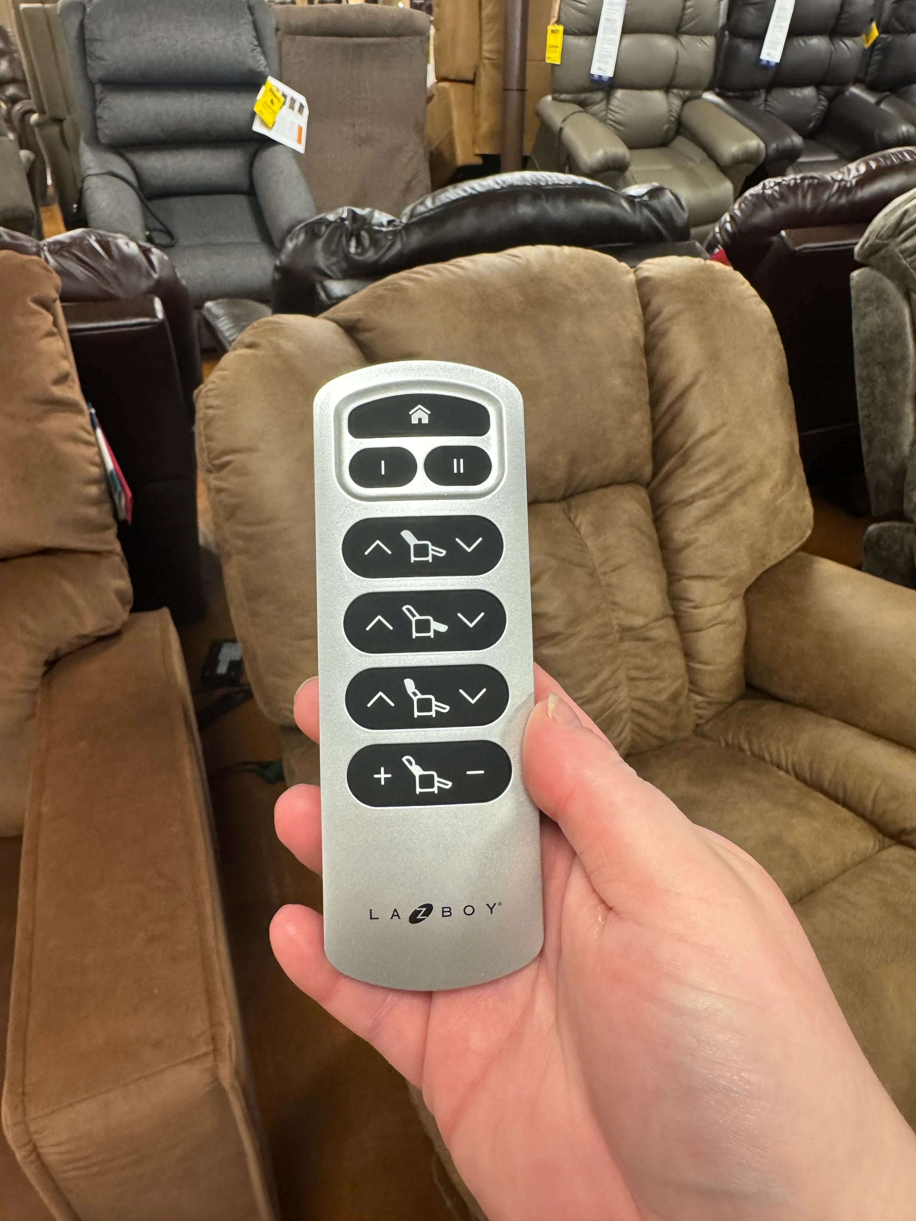 Maverick Power Recliner 582-10X-D1825-74 - Darseys Furniture & Mattress