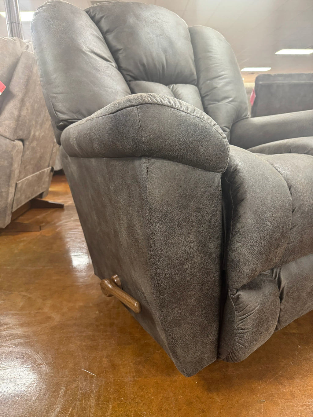 Maverick Recliner 582-10-D1825-58 - Darseys Furniture & Mattress