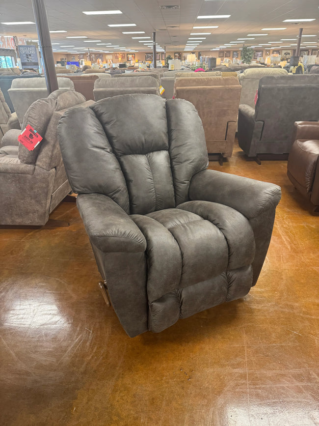 Maverick Recliner 582-10-D1825-58 - Darseys Furniture & Mattress Hover Image