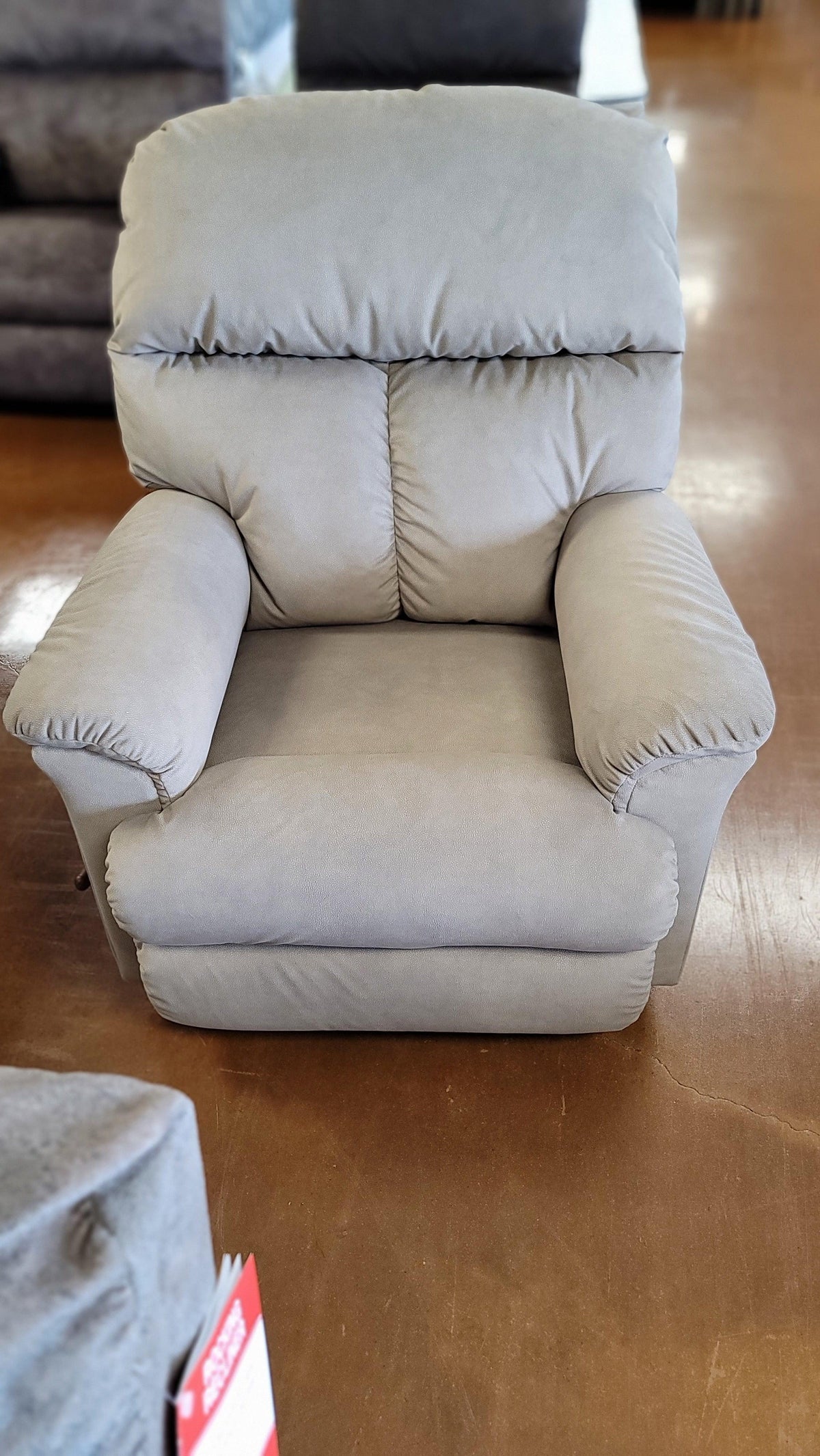 Reed Recliner 704-10-D2027-32.