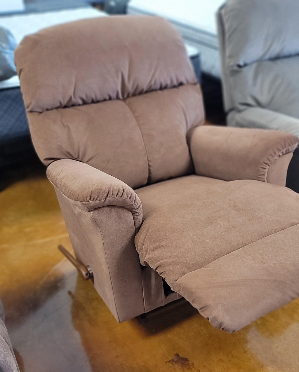 Reed Recliner 704-10-D2027-75.