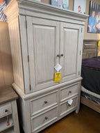 824 Heartland Queen Headboard, footboard, rails, chest and nightstand.  Bundle - Darseys Furniture & Mattress