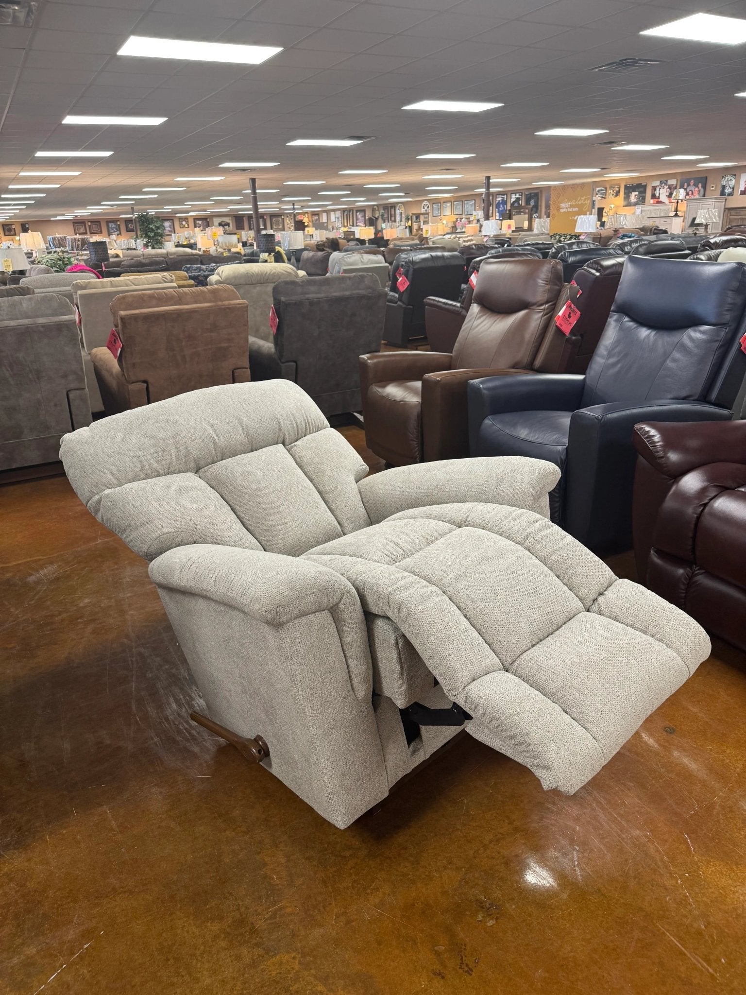 Mateo Recliner 775 - 10 - Q1940 - 54 - Darseys Furniture & MattressLa - Z - Boy