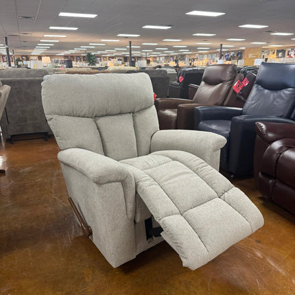 Mateo Recliner 775 - 10 - Q1940 - 54 - Darseys Furniture & MattressLa - Z - Boy