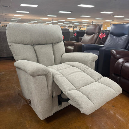 Mateo Recliner 775 - 10 - Q1940 - 54 - Darseys Furniture & MattressLa - Z - Boy