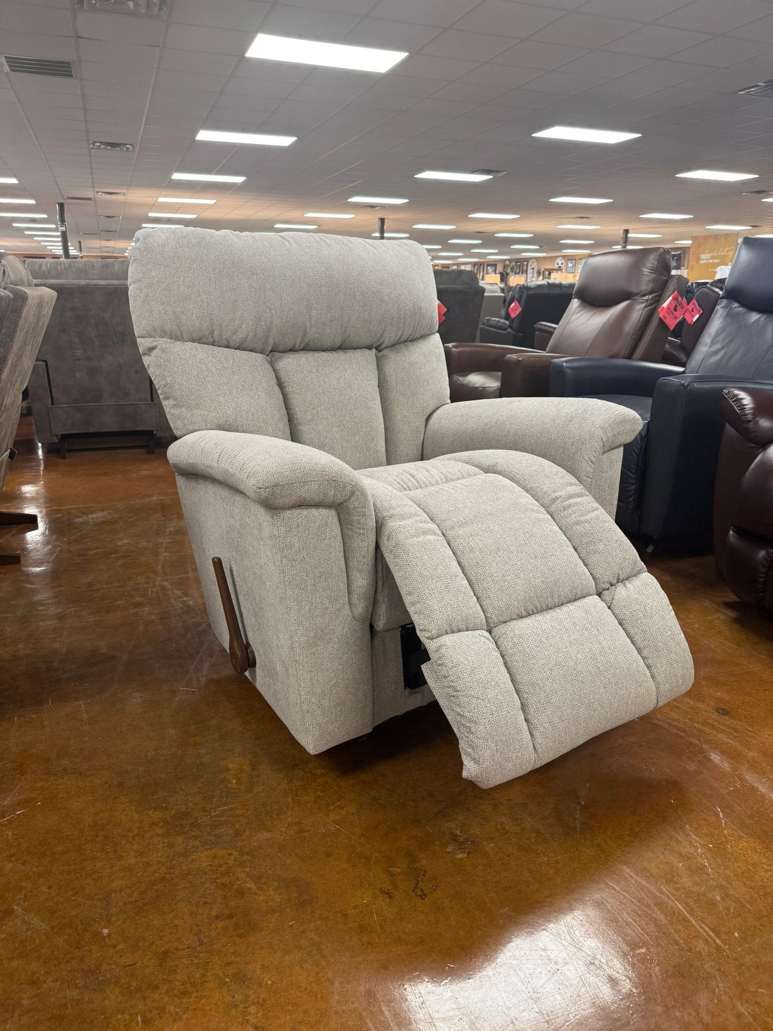 Mateo Recliner 775 - 10 - Q1940 - 54 - Darseys Furniture & MattressLa - Z - Boy