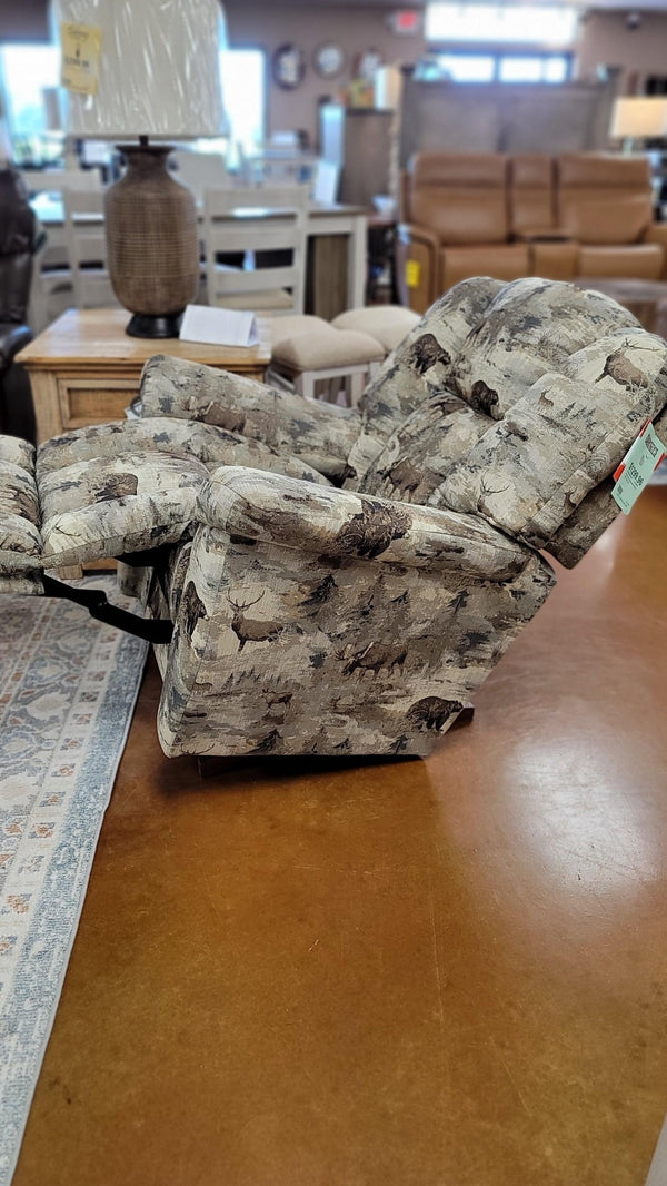 Maverick Recliner 582 - 10 - C1670 - 76 - Darseys Furniture & MattressLa - Z - Boy