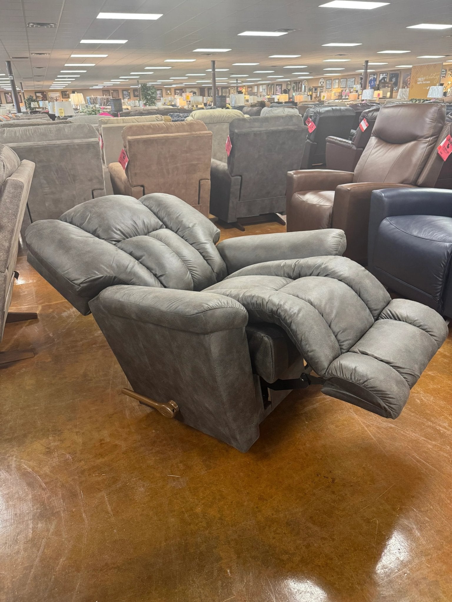 Maverick Recliner 582 - 10 - D1825 - 58 - Darseys Furniture & MattressLa - Z - Boy