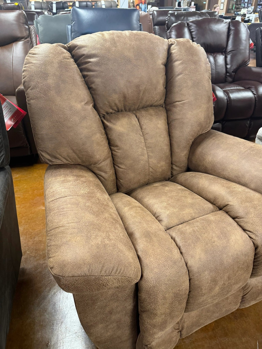 Maverick Recliner 582 - 10 - D1825 - 74 - Darseys Furniture & MattressLa - Z - Boy