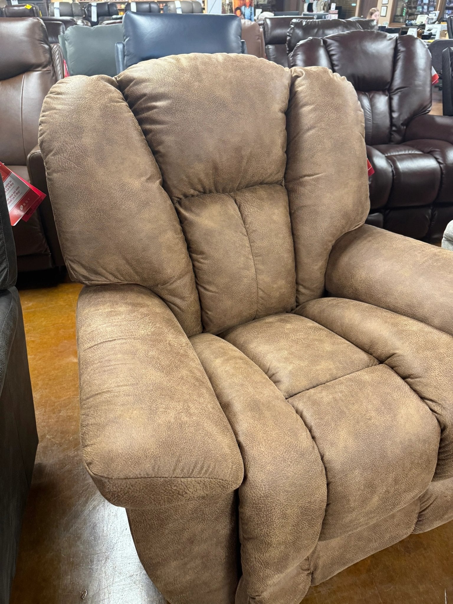 Maverick Recliner 582 - 10 - D1825 - 74 - Darseys Furniture & MattressLa - Z - Boy