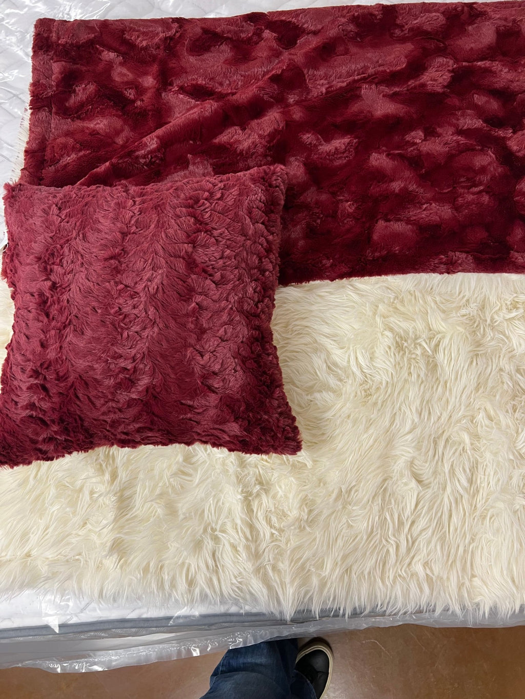 Merlot Hide Ivory Dreamy Fur Highlander Merlot Florence Travel Set 36"x60" - Darseys Furniture & MattressHandmade Heifer