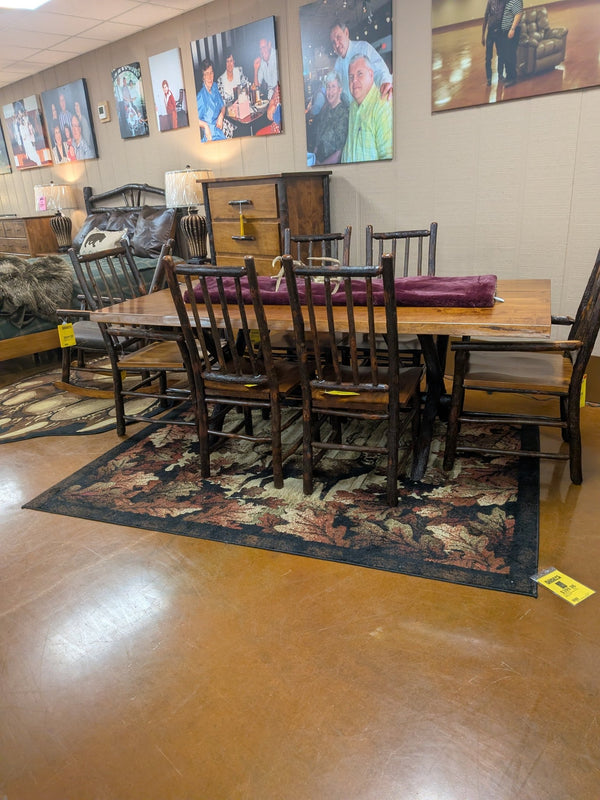 Mountain Retreat King's Cottage Table, 4 Side Chairs, and 2 Arm Chairs - Darseys Furniture & MattressArchbold