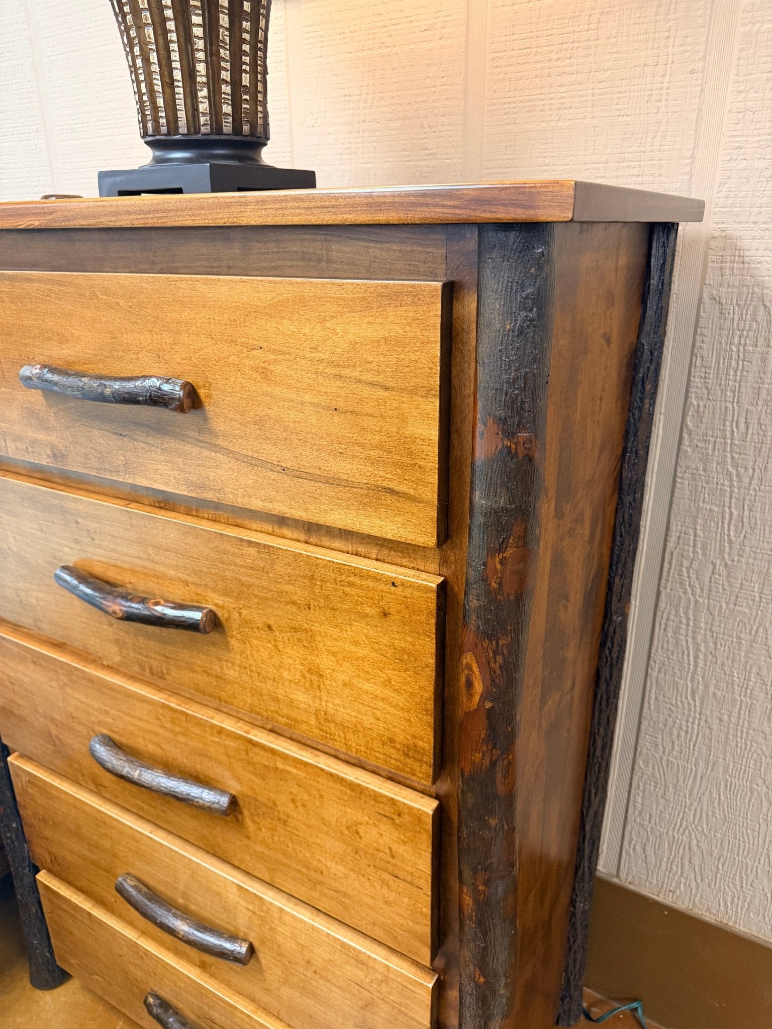 Mountain Retreat Michaels Chest T4815 - Darseys Furniture & MattressArchbold