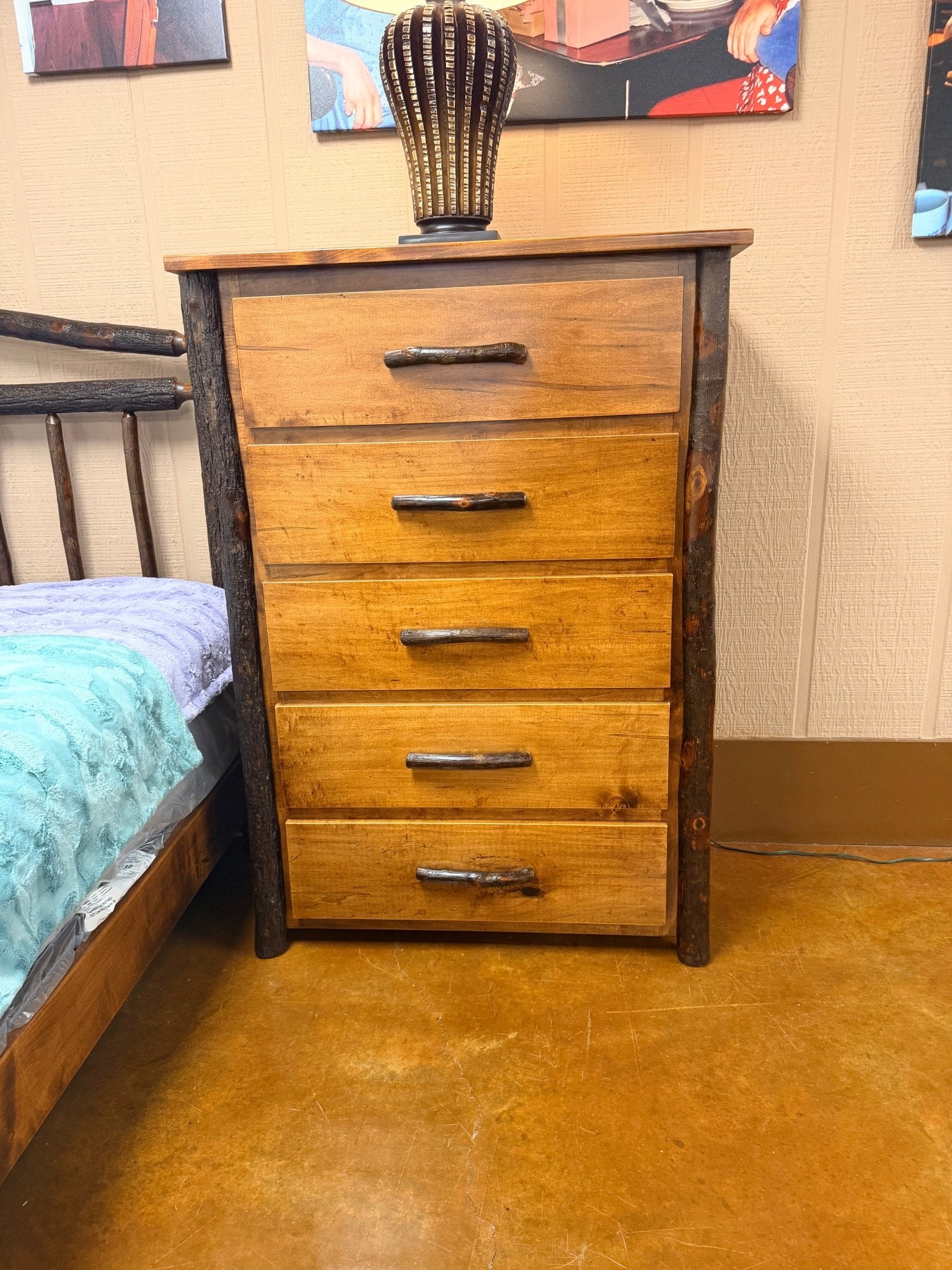 Mountain Retreat Michaels Chest T4815 - Darseys Furniture & MattressArchbold