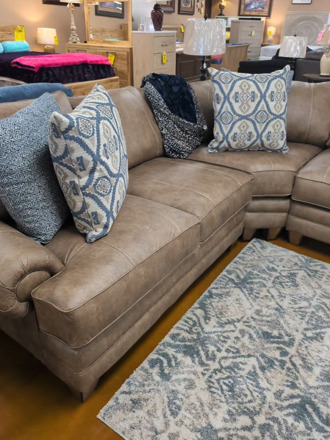 Sicily Chief Hazlenut Sectional 95759/60/99-1916-18