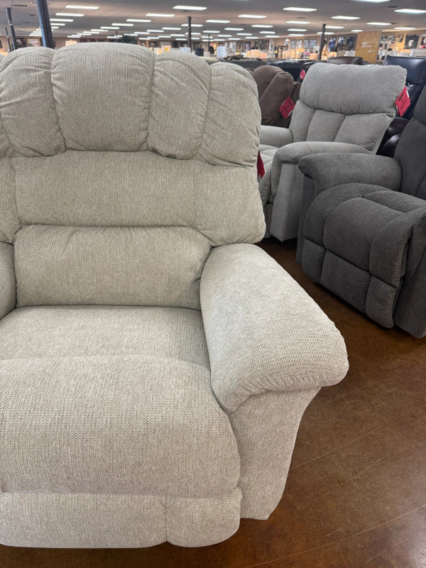 Randell Recliner 777 - 10 - Q1940 - 72 - Darseys Furniture & MattressLa - Z - Boy