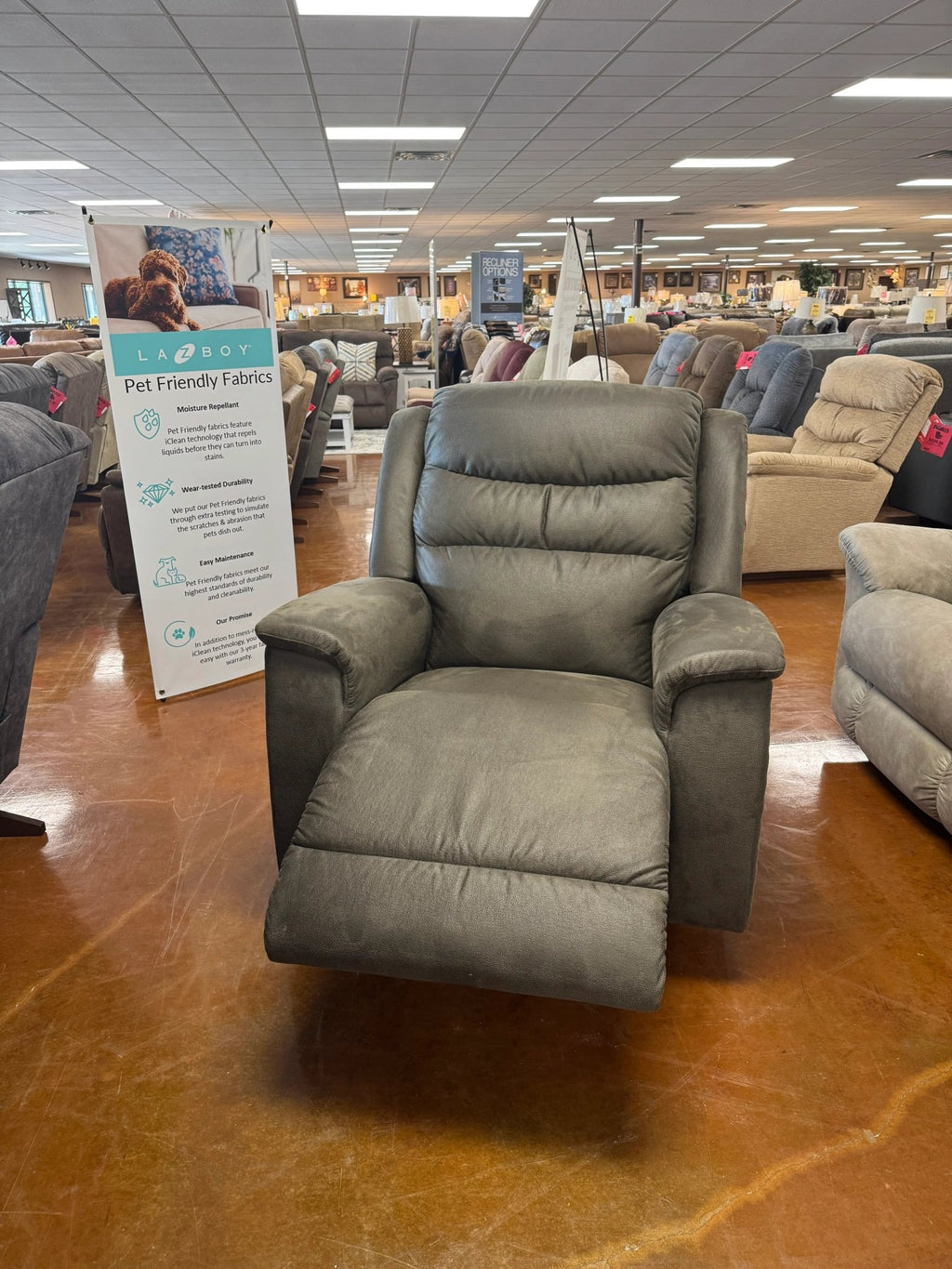Redwood Recliner 776 - 10 - D1855 - 59 - Darseys Furniture & MattressLa - Z - Boy