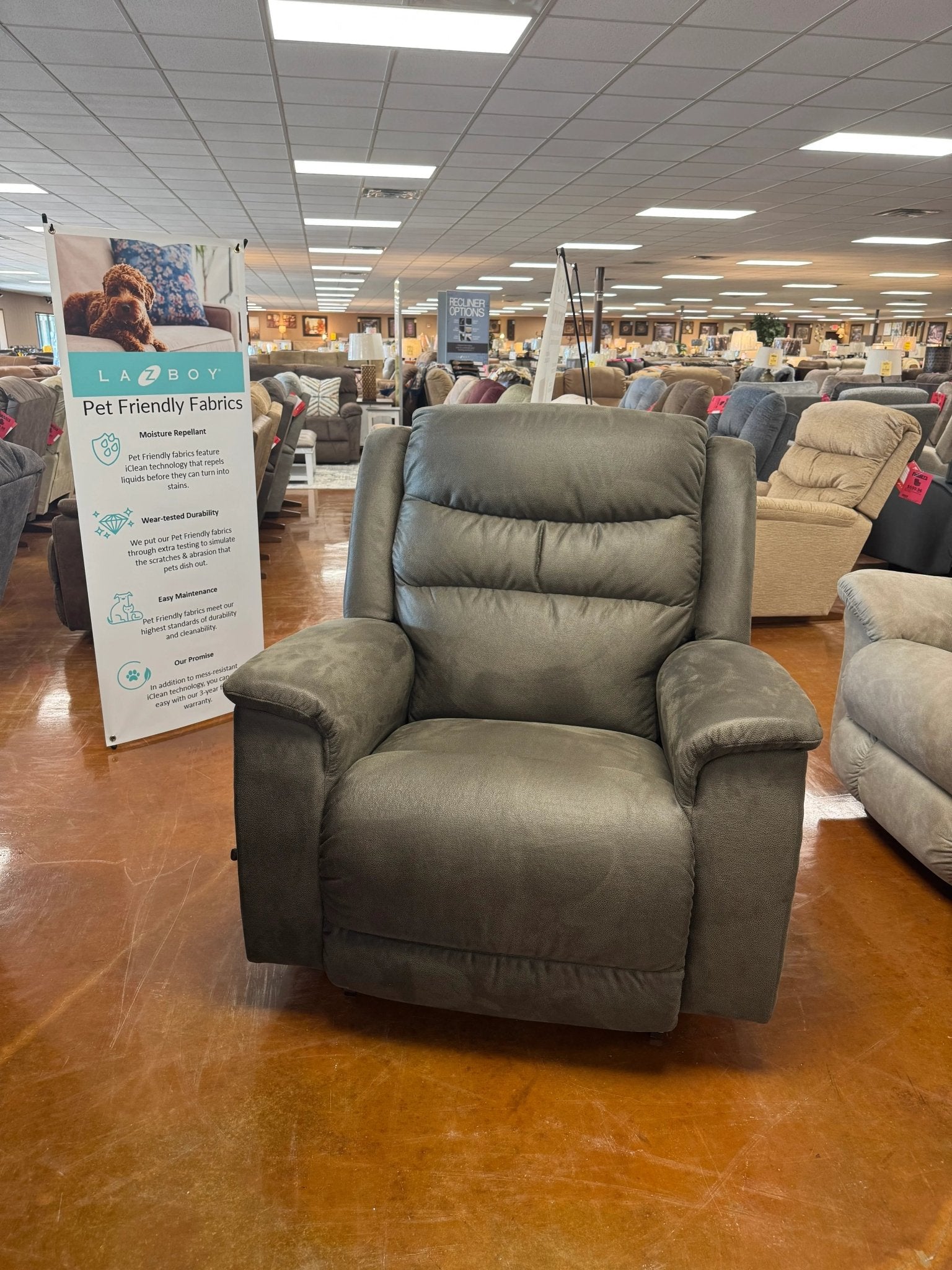Redwood Recliner 776 - 10 - D1855 - 59 - Darseys Furniture & MattressLa - Z - Boy