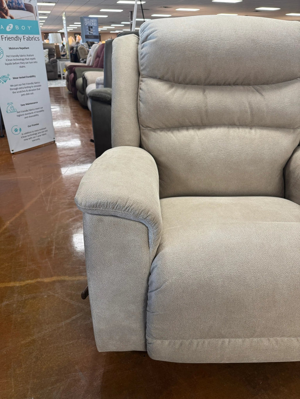 Redwood Recliner 776 - 10 - D1855 - 64 - Darseys Furniture & MattressLa - Z - Boy