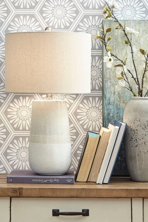 Shavon Lamp L100724 - Darseys Furniture & MattressAshley